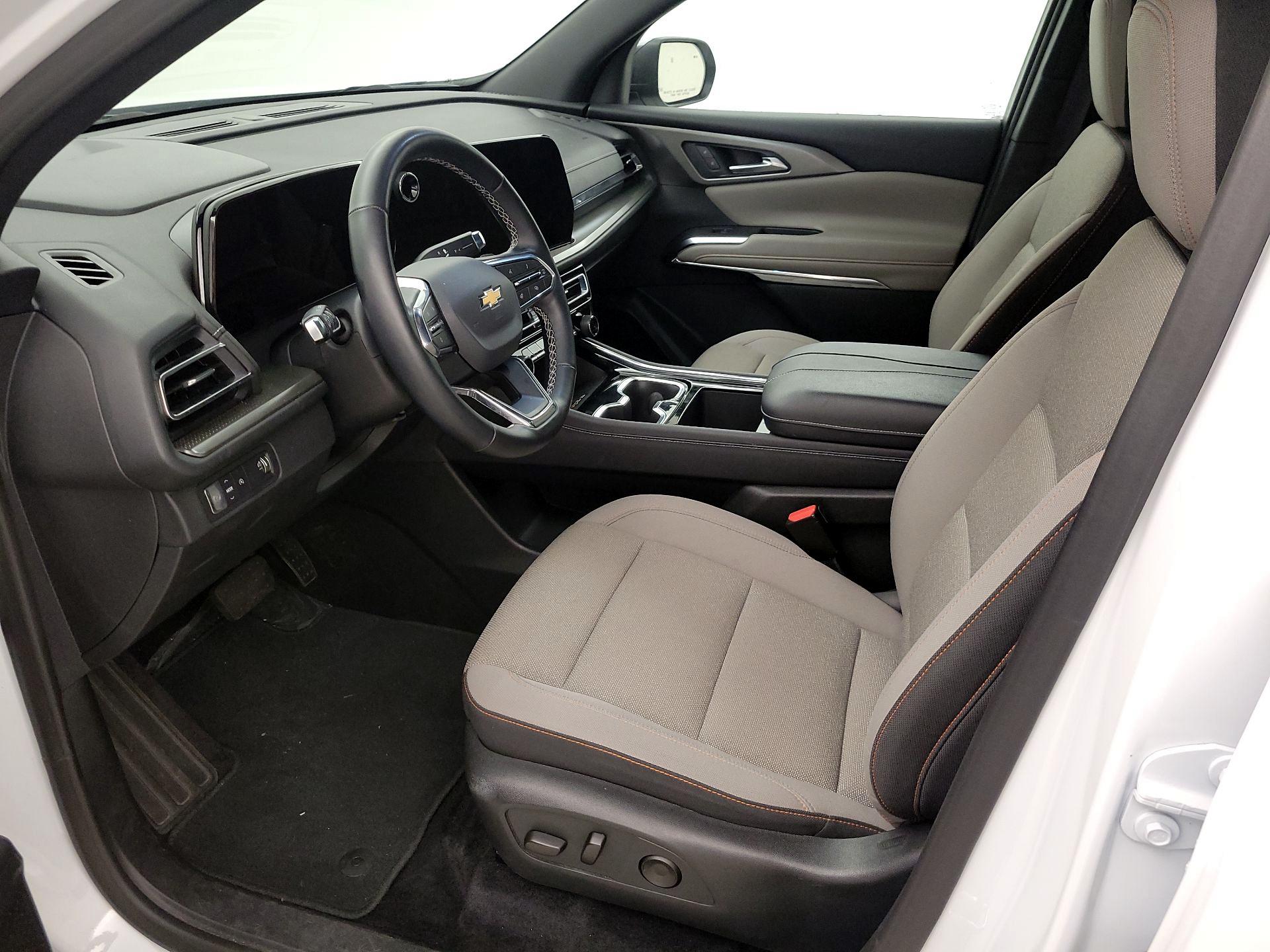 Thumbnail: 2025 Chevrolet Traverse - 11