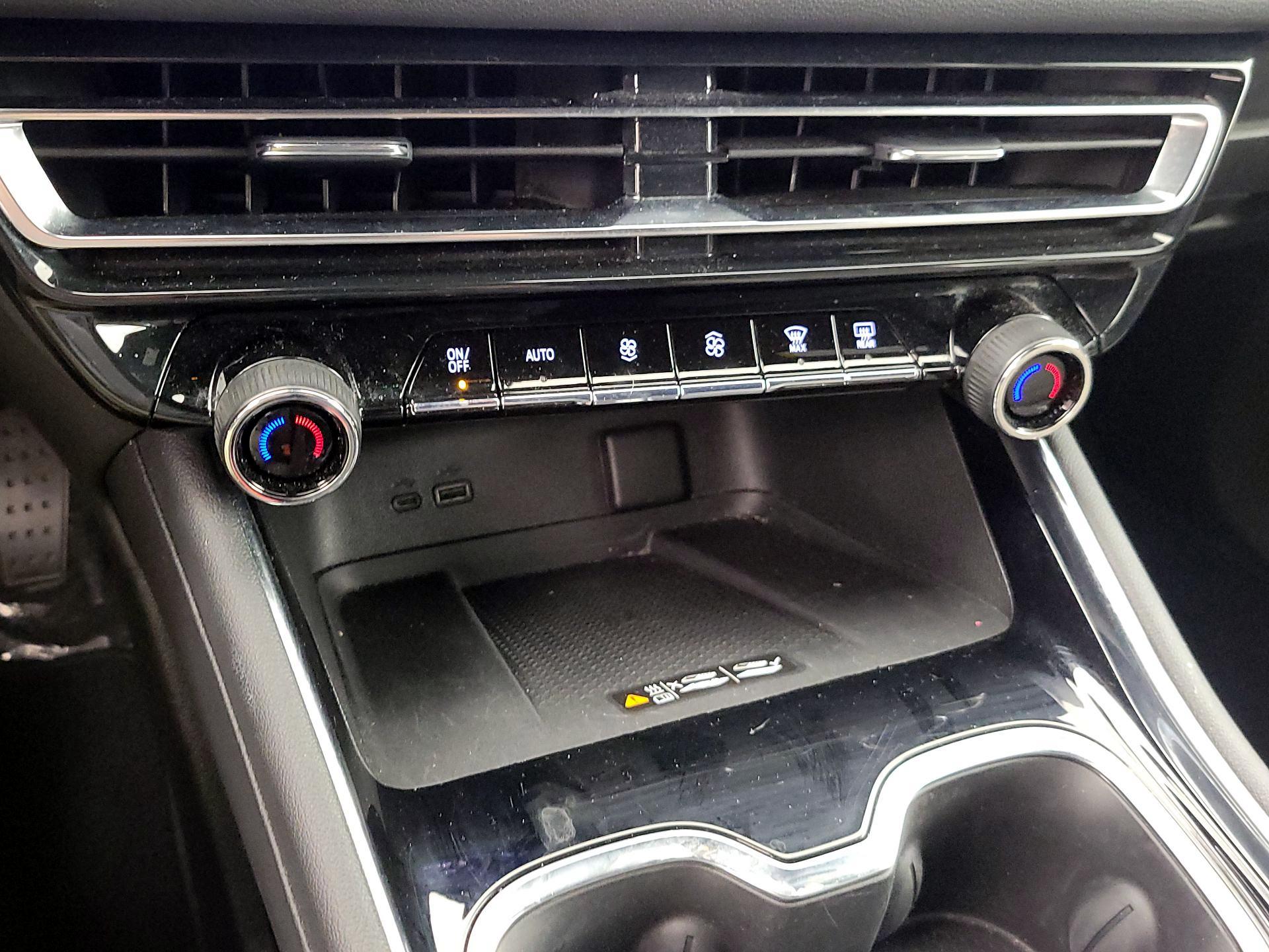 Thumbnail: 2025 Chevrolet Traverse - 16