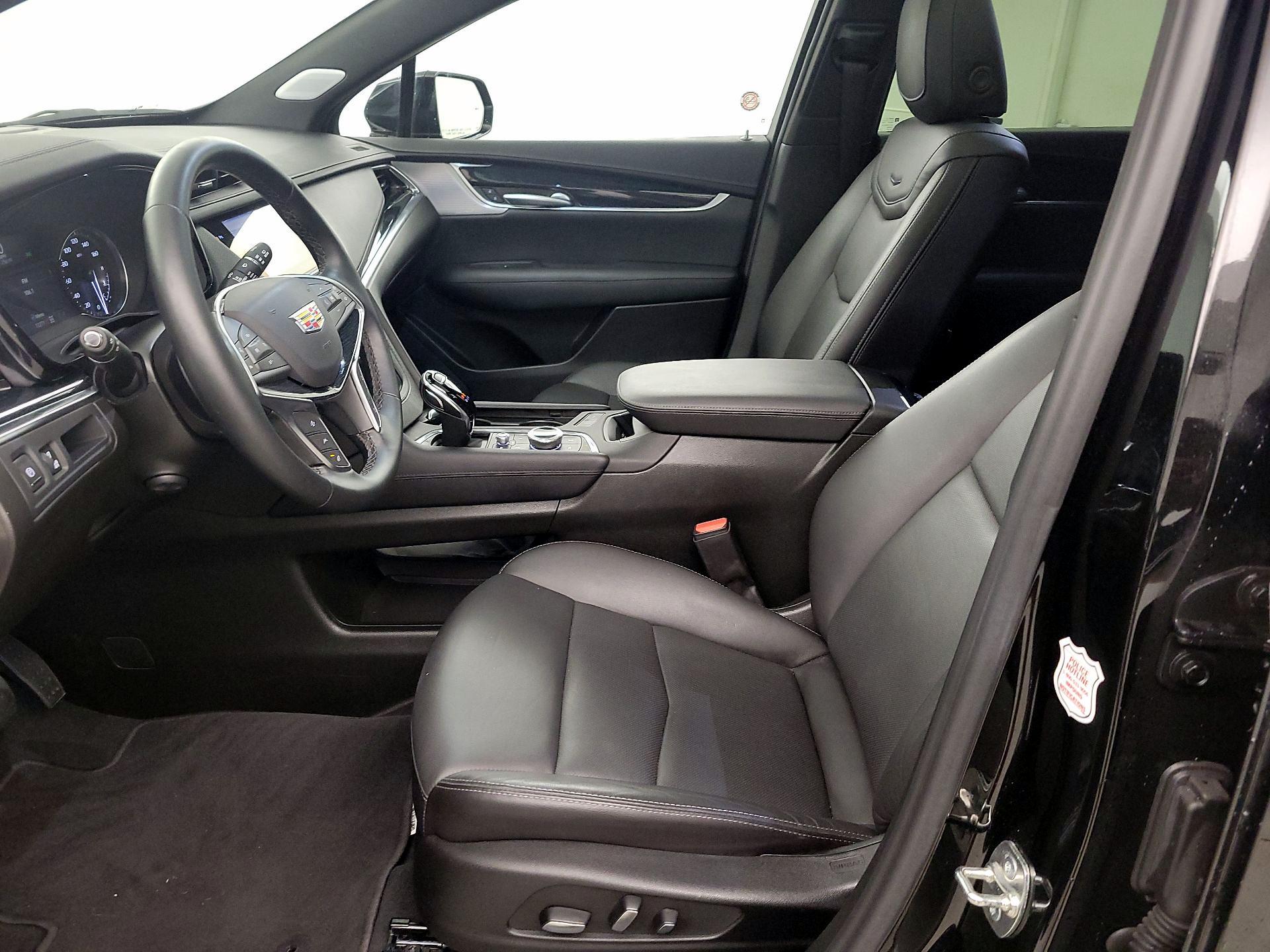 Thumbnail: 2025 Cadillac XT5 - 11