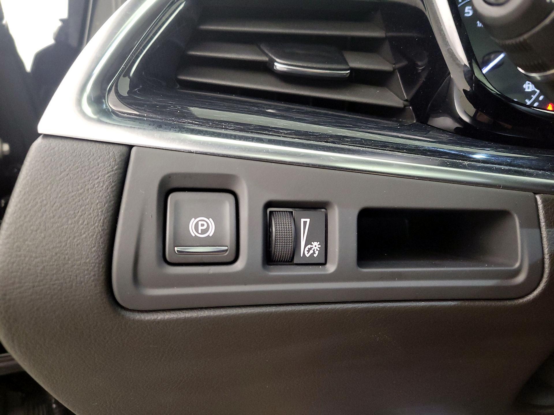 Thumbnail: 2025 Cadillac XT5 - 13