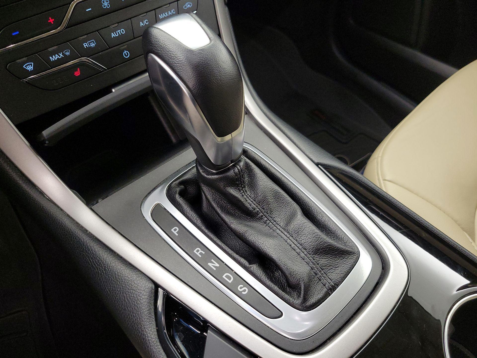 Thumbnail: 2017 Ford Edge - 18