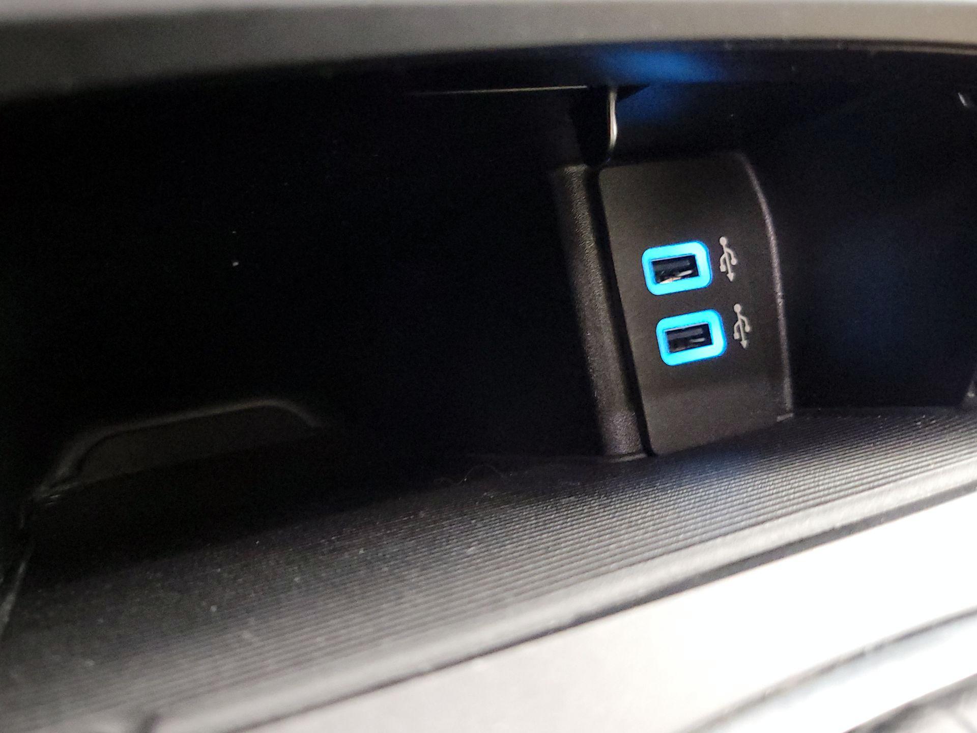 Thumbnail: 2017 Ford Edge - 19