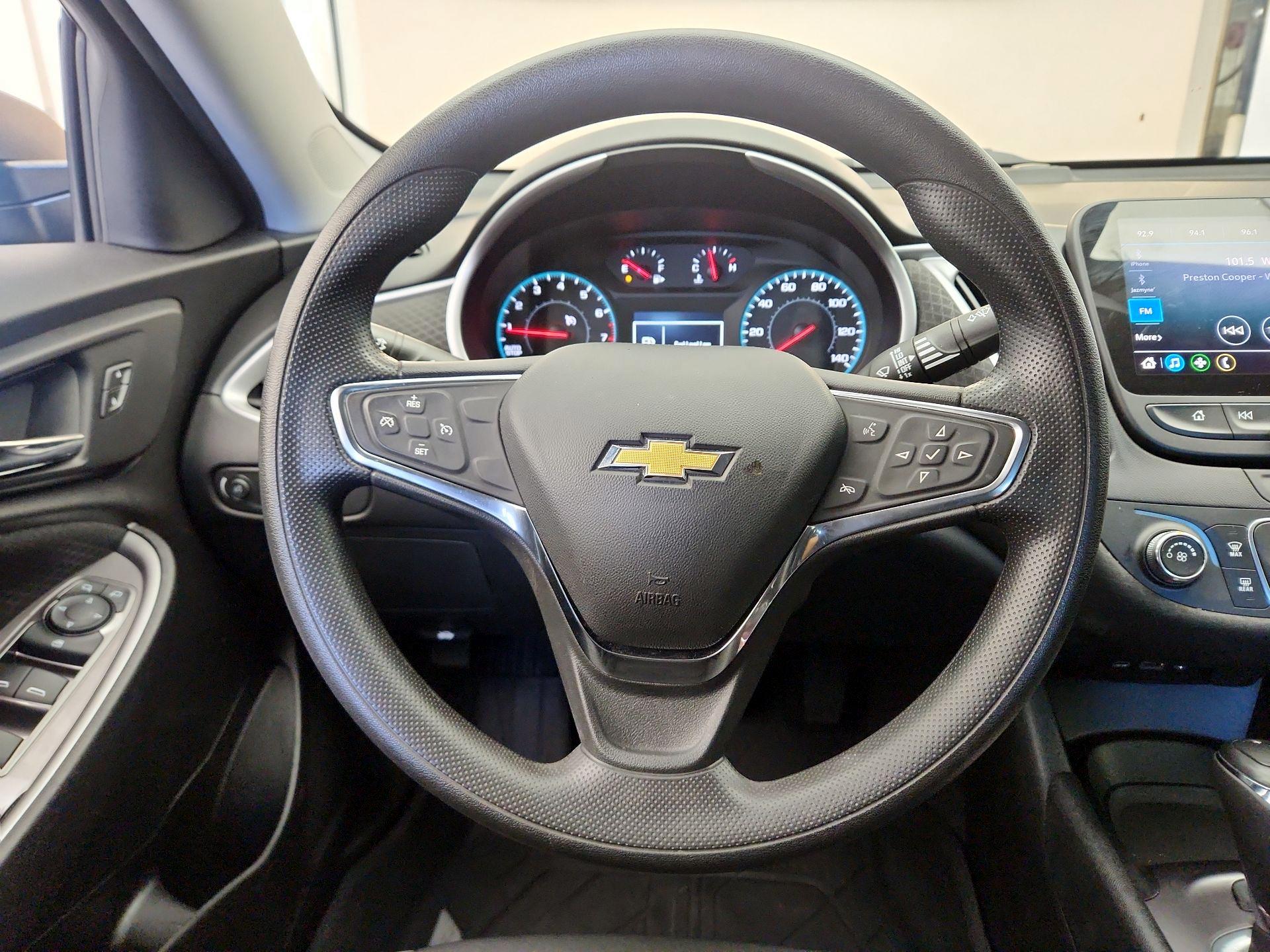 Thumbnail: 2020 Chevrolet Malibu - 10