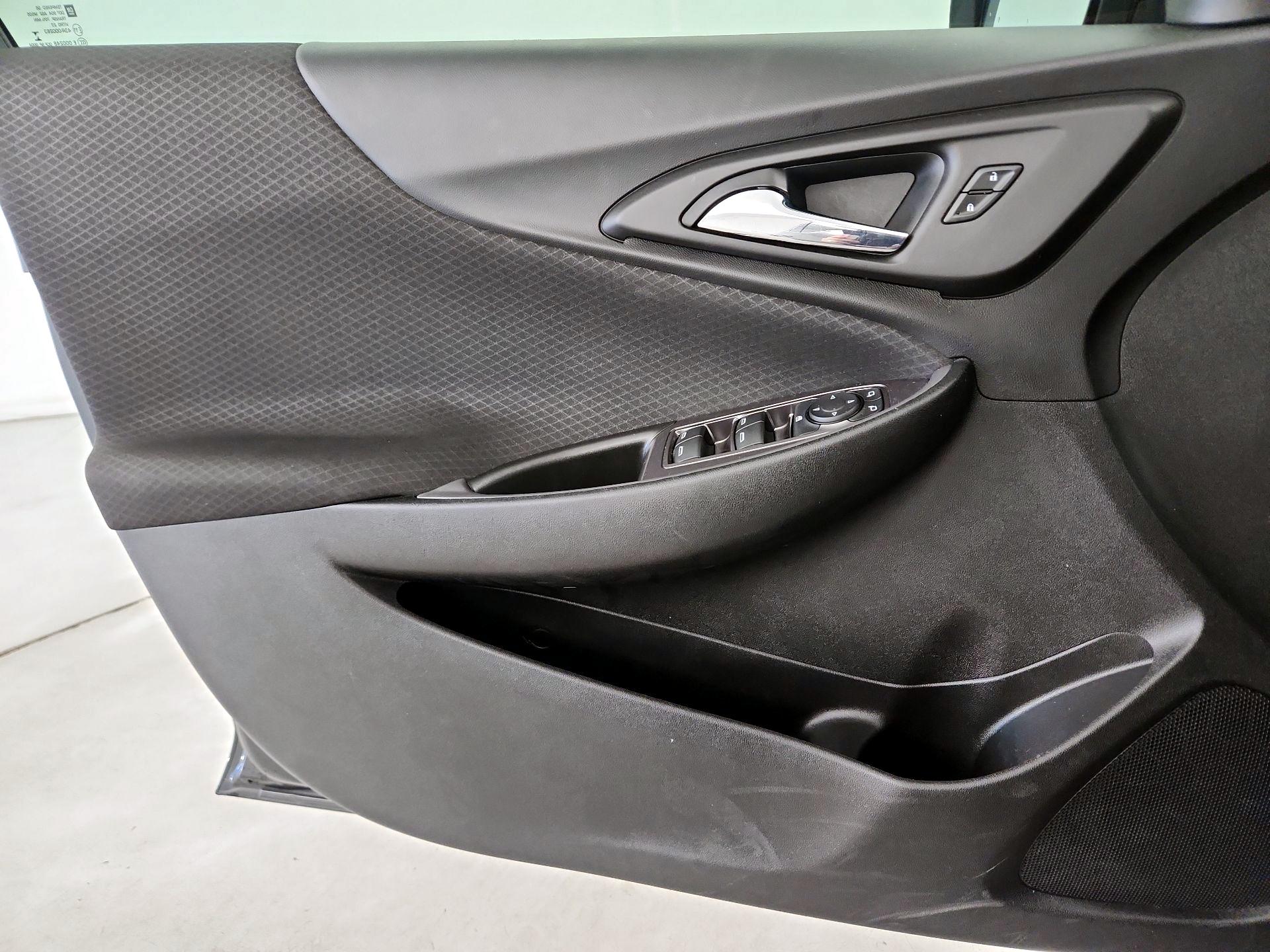 Thumbnail: 2020 Chevrolet Malibu - 12