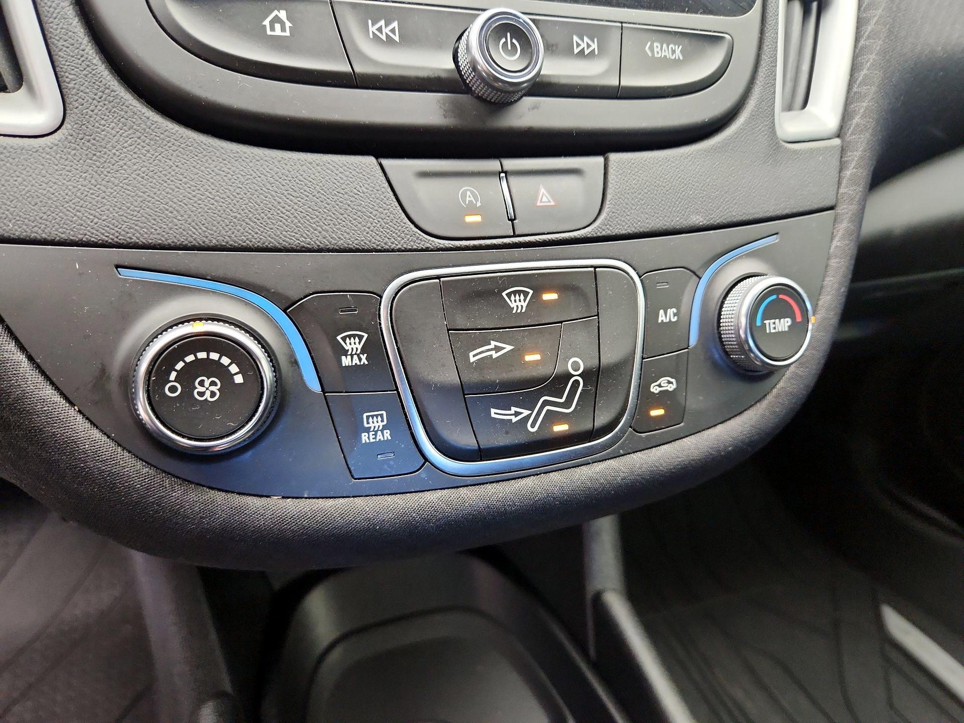 Thumbnail: 2020 Chevrolet Malibu - 16