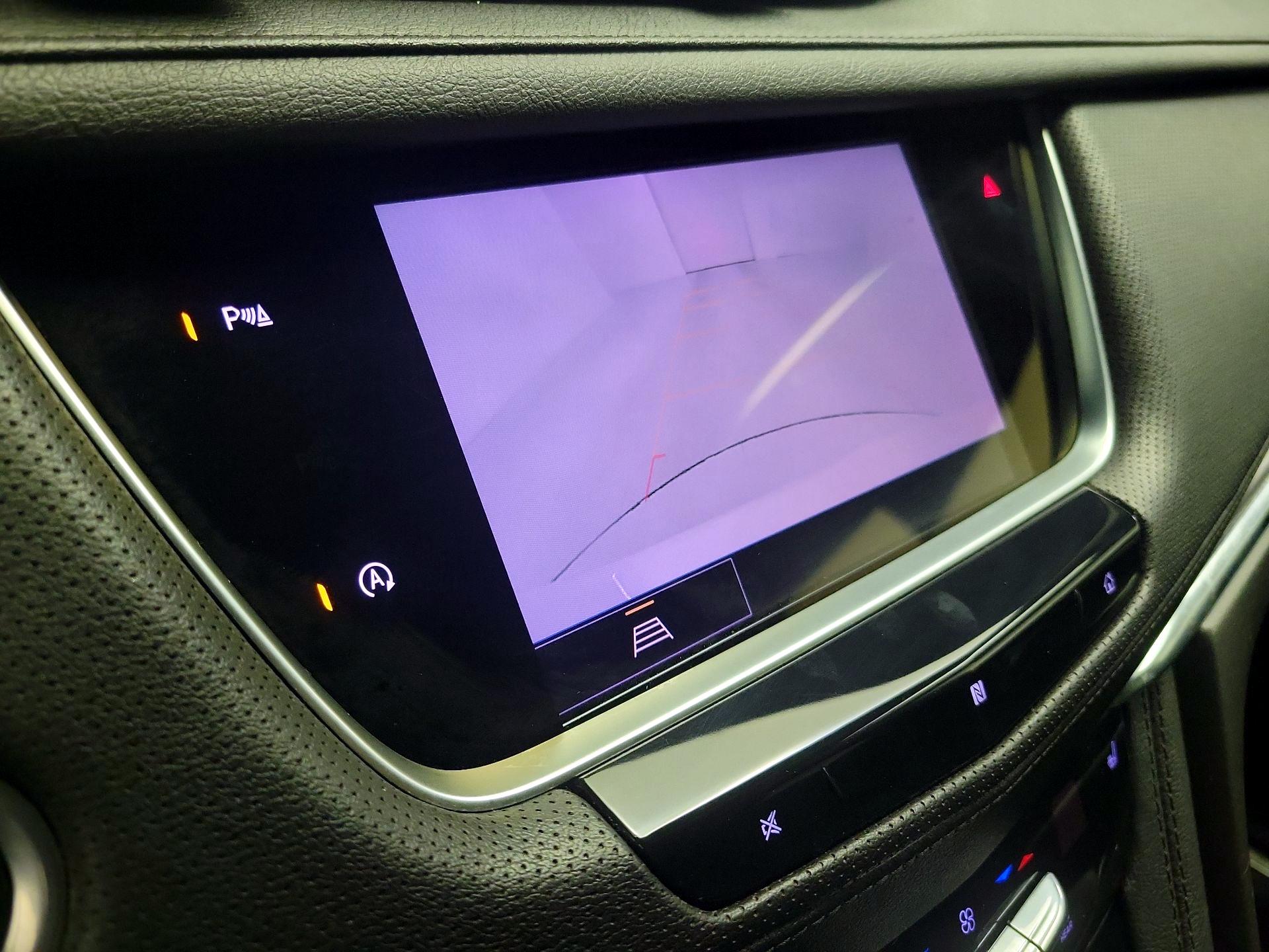 Thumbnail: 2021 Cadillac XT5 - 14