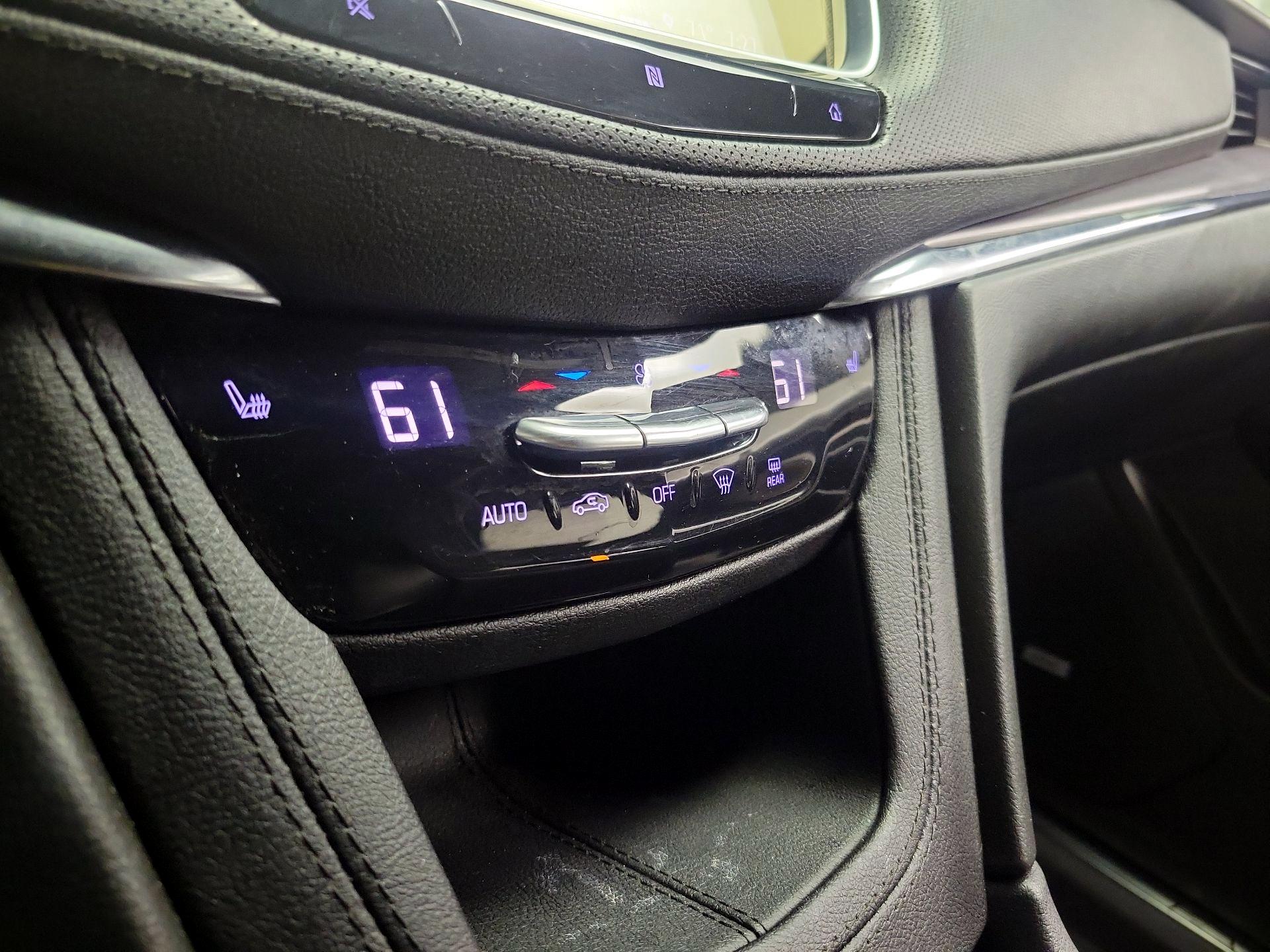 Thumbnail: 2021 Cadillac XT5 - 16