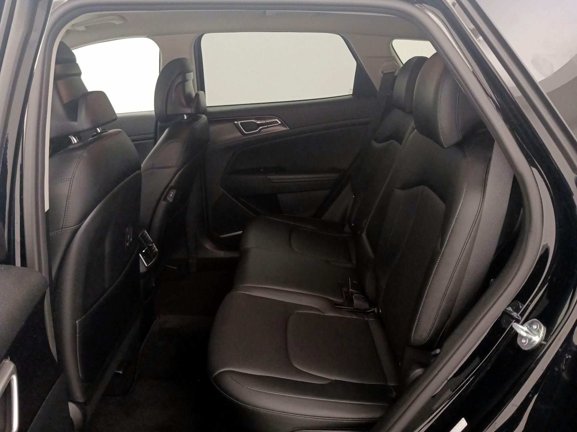 Thumbnail: 2023 Kia Sportage - 20