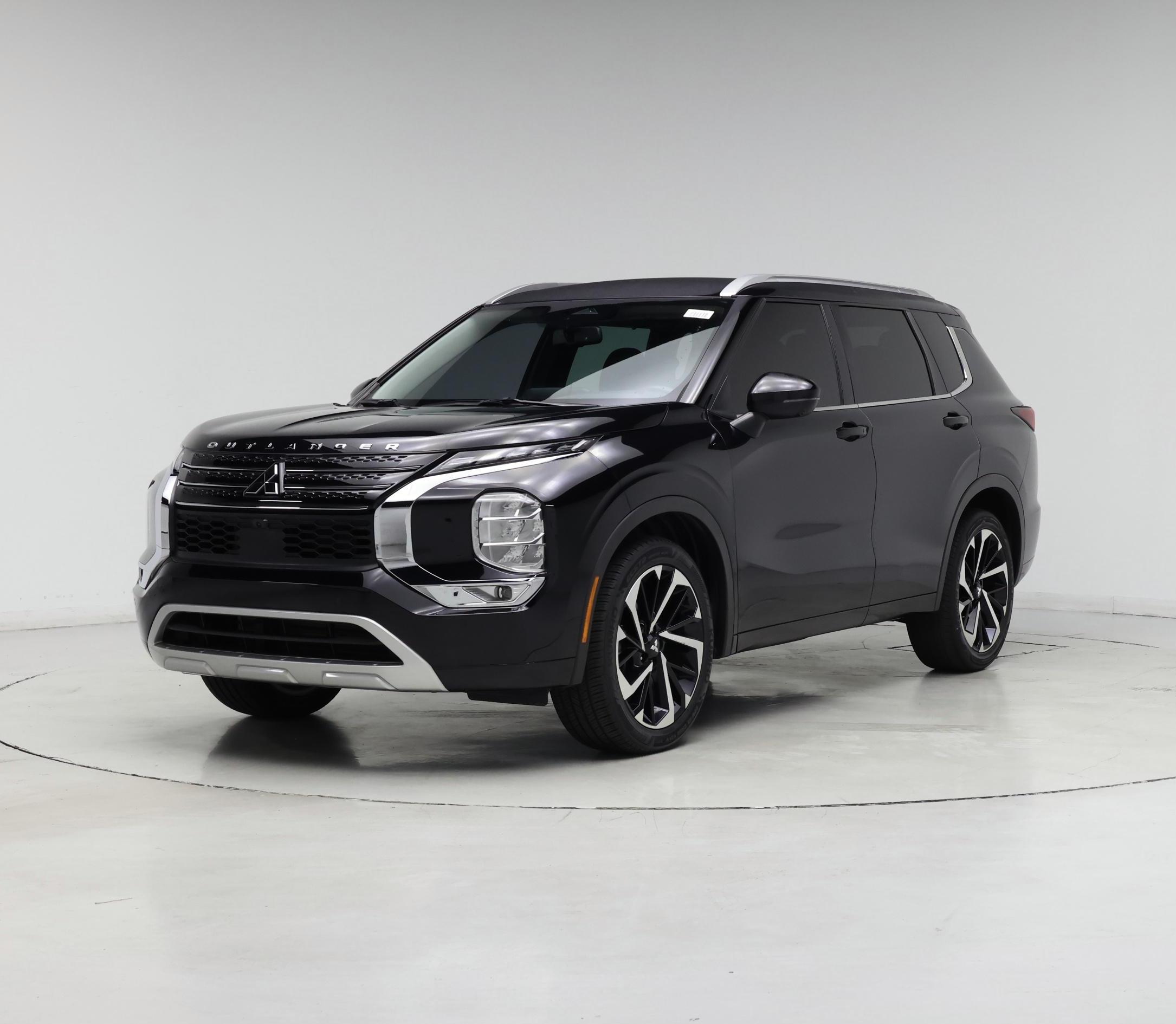 Thumbnail: 2023 Mitsubishi Outlander - 4