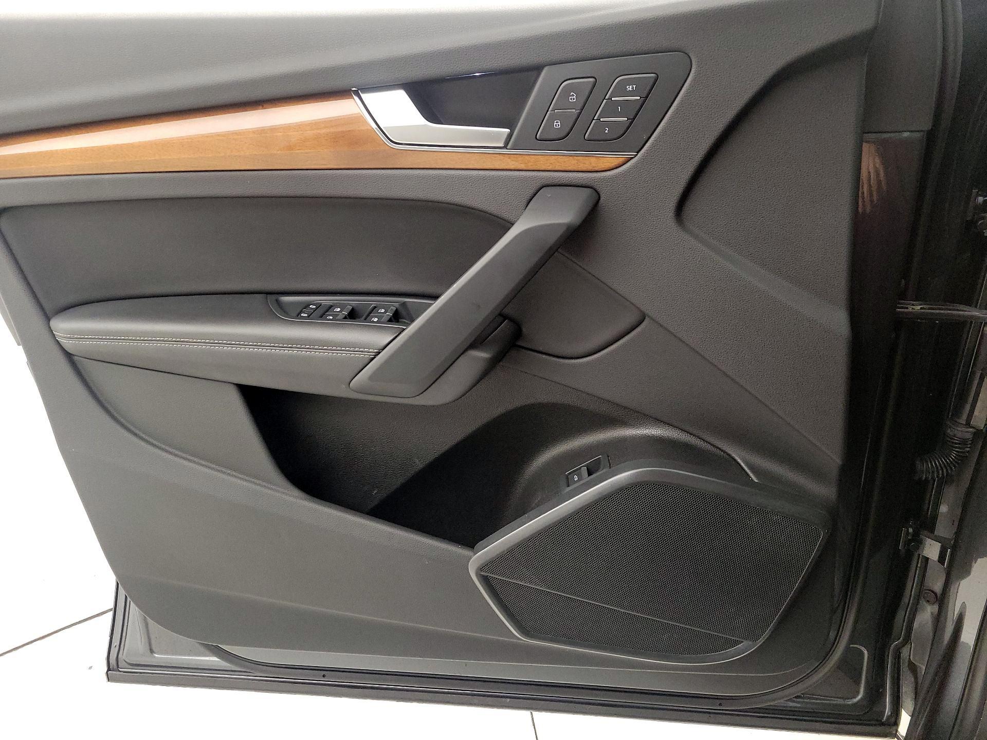 Thumbnail: 2022 Audi Q5 - 12