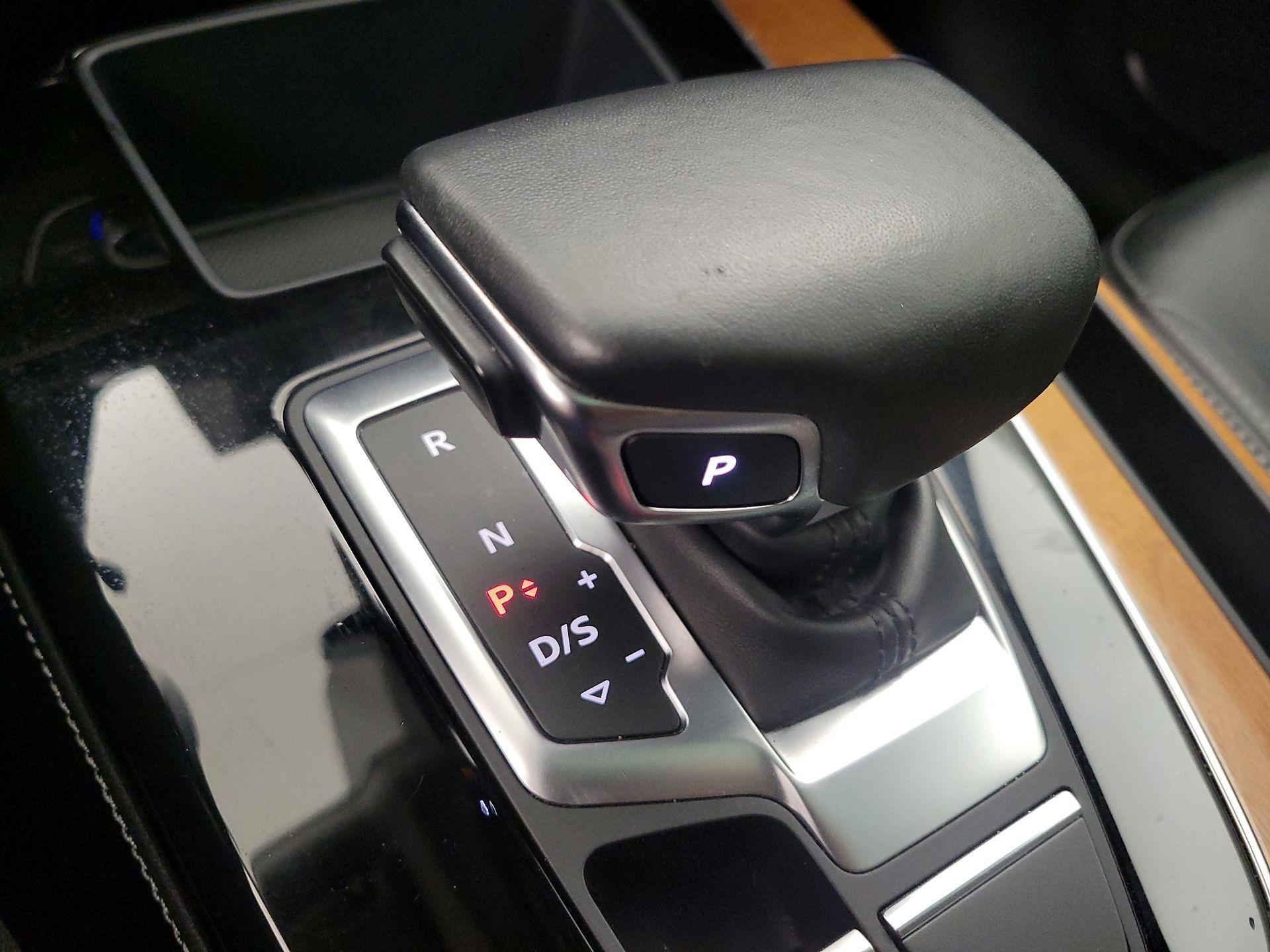 Thumbnail: 2022 Audi Q5 - 17