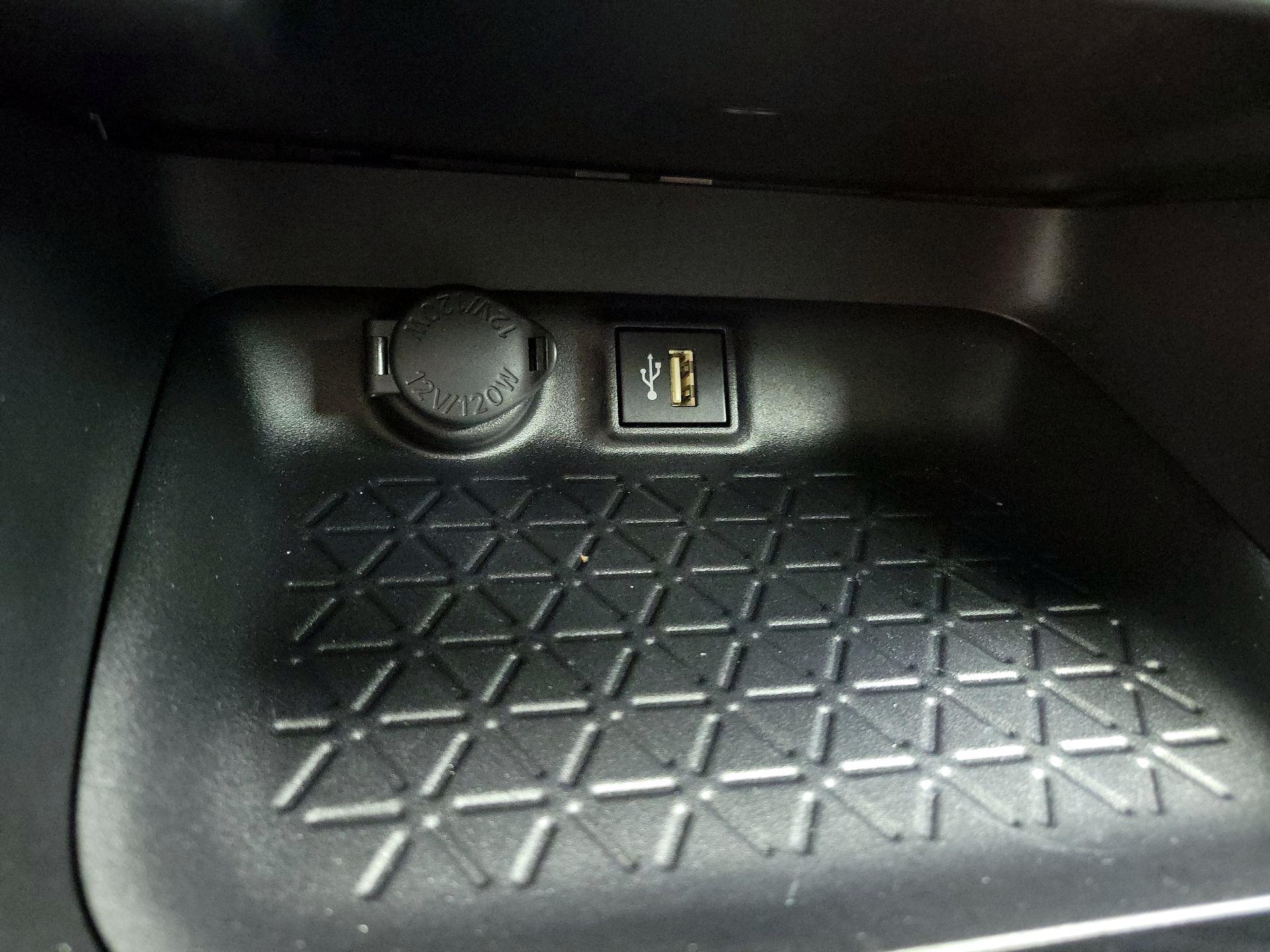 Thumbnail: 2025 Toyota RAV4 - 19