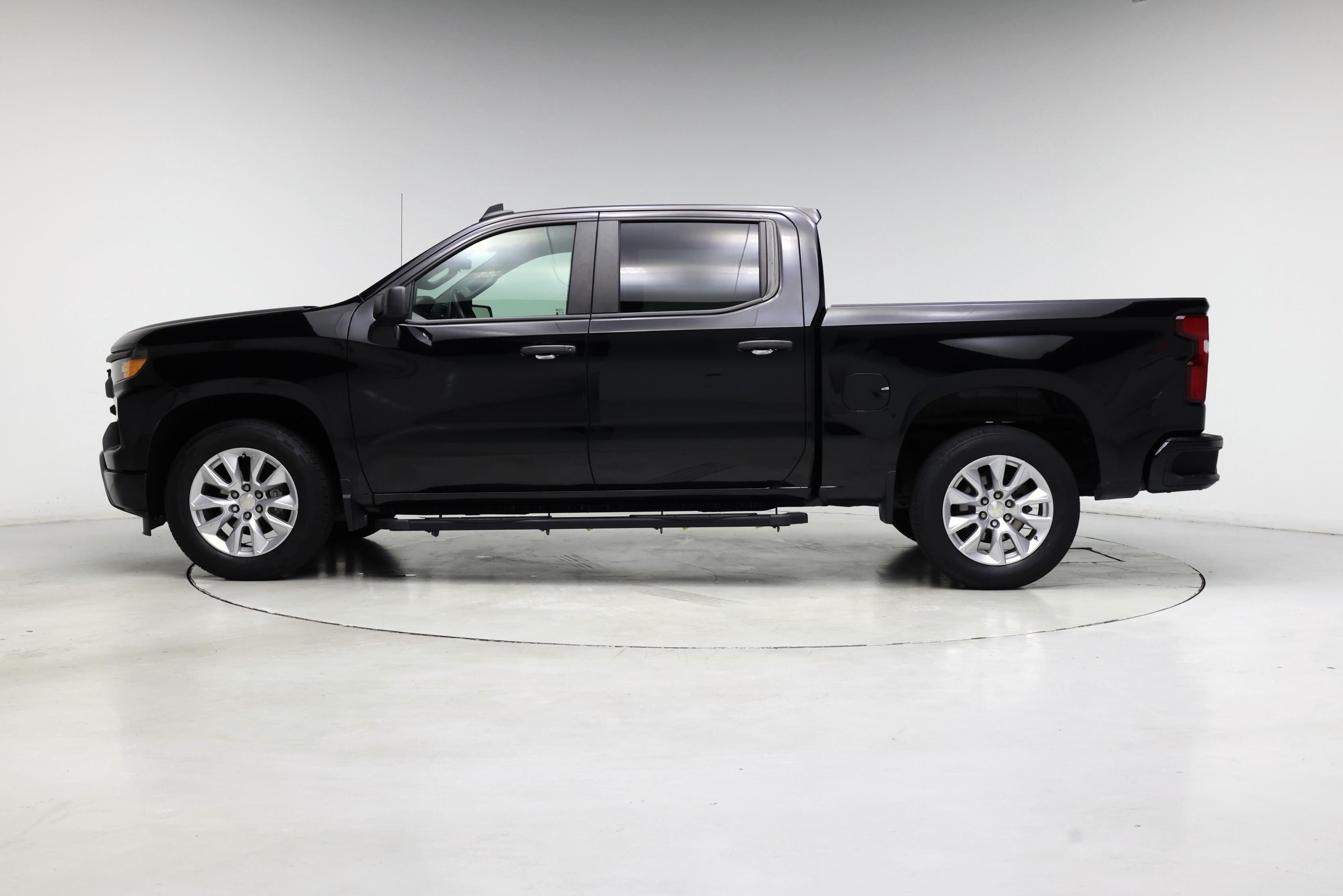 Thumbnail: 2022 Chevrolet Silverado 1500 - 3