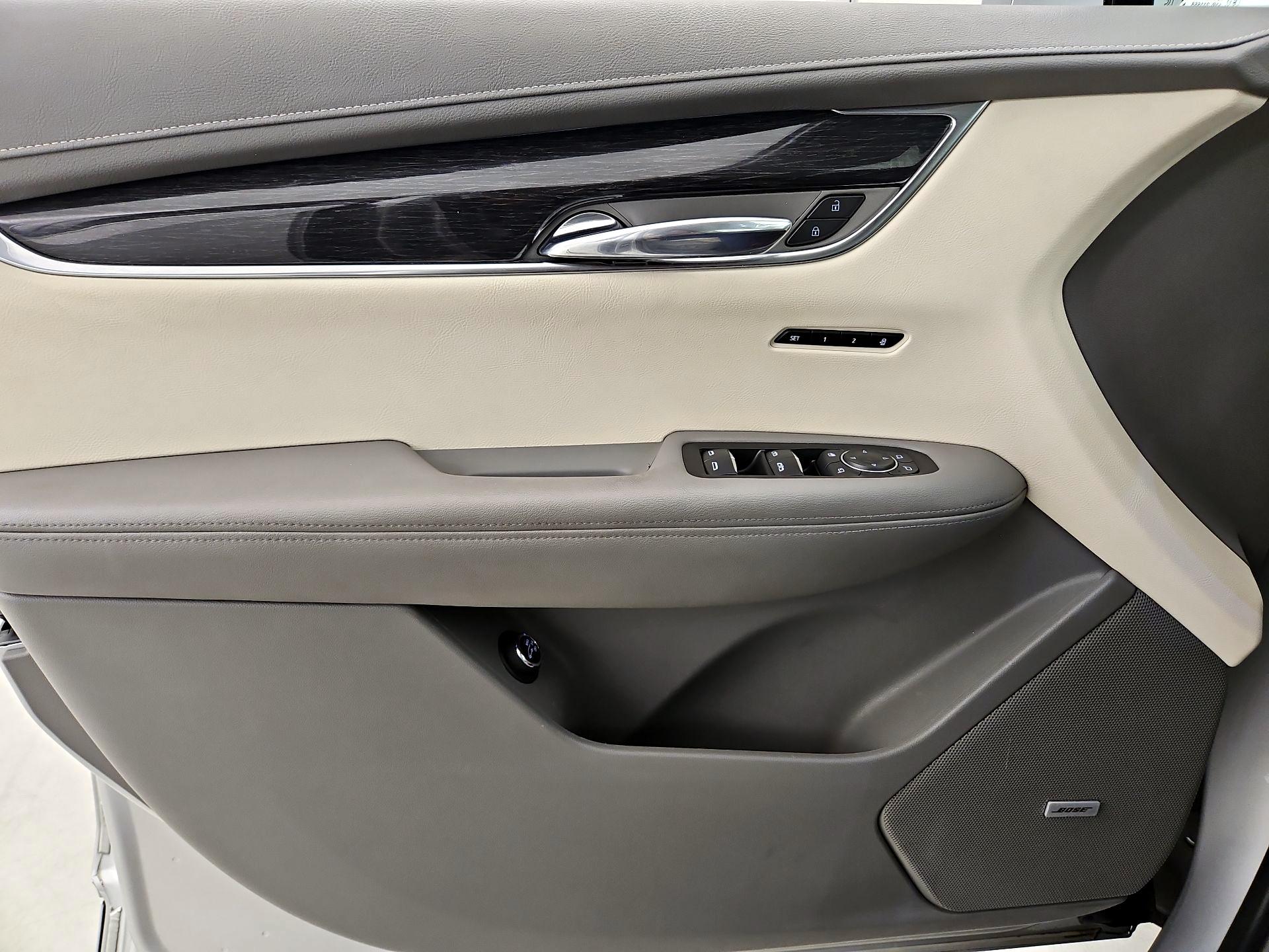 Thumbnail: 2020 Cadillac XT6 - 12