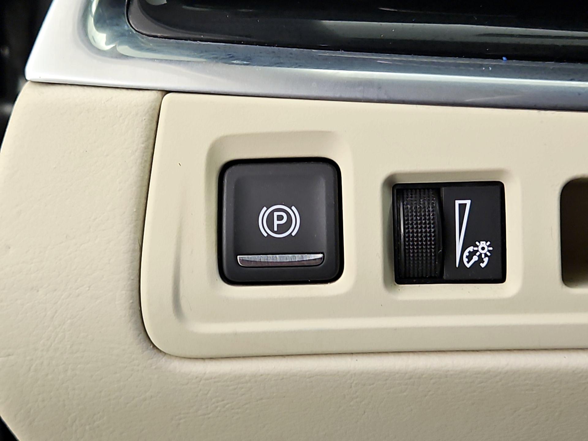 Thumbnail: 2020 Cadillac XT6 - 13