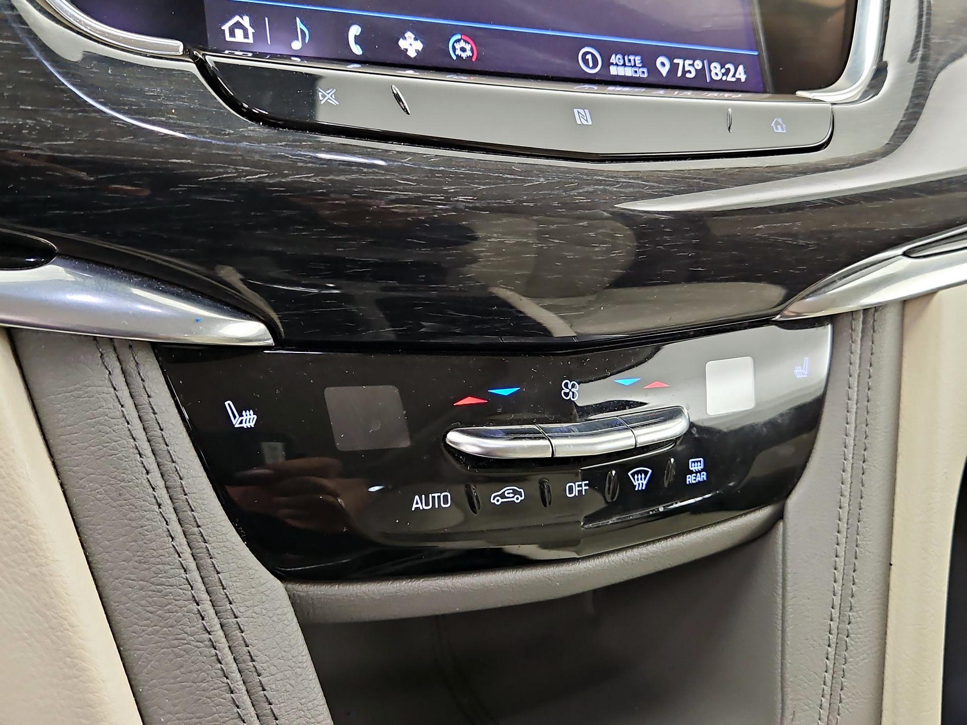 Thumbnail: 2020 Cadillac XT6 - 16