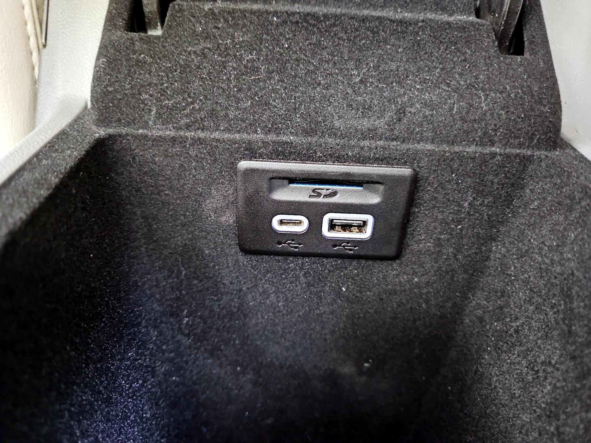 Thumbnail: 2020 Cadillac XT6 - 18