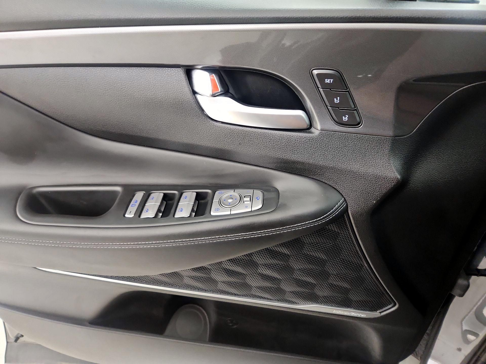 Thumbnail: 2022 Hyundai Santa Fe - 12