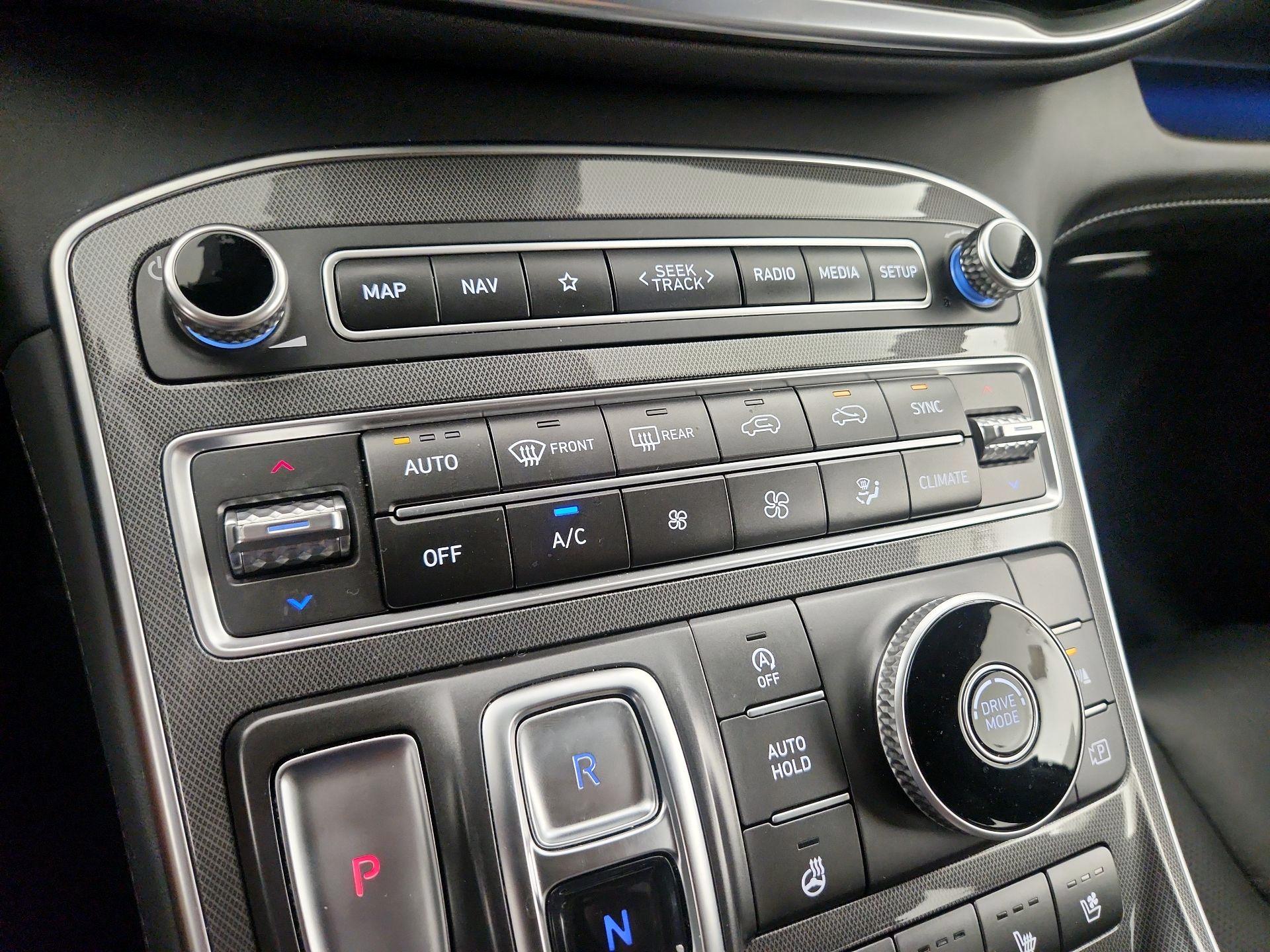 Thumbnail: 2022 Hyundai Santa Fe - 17