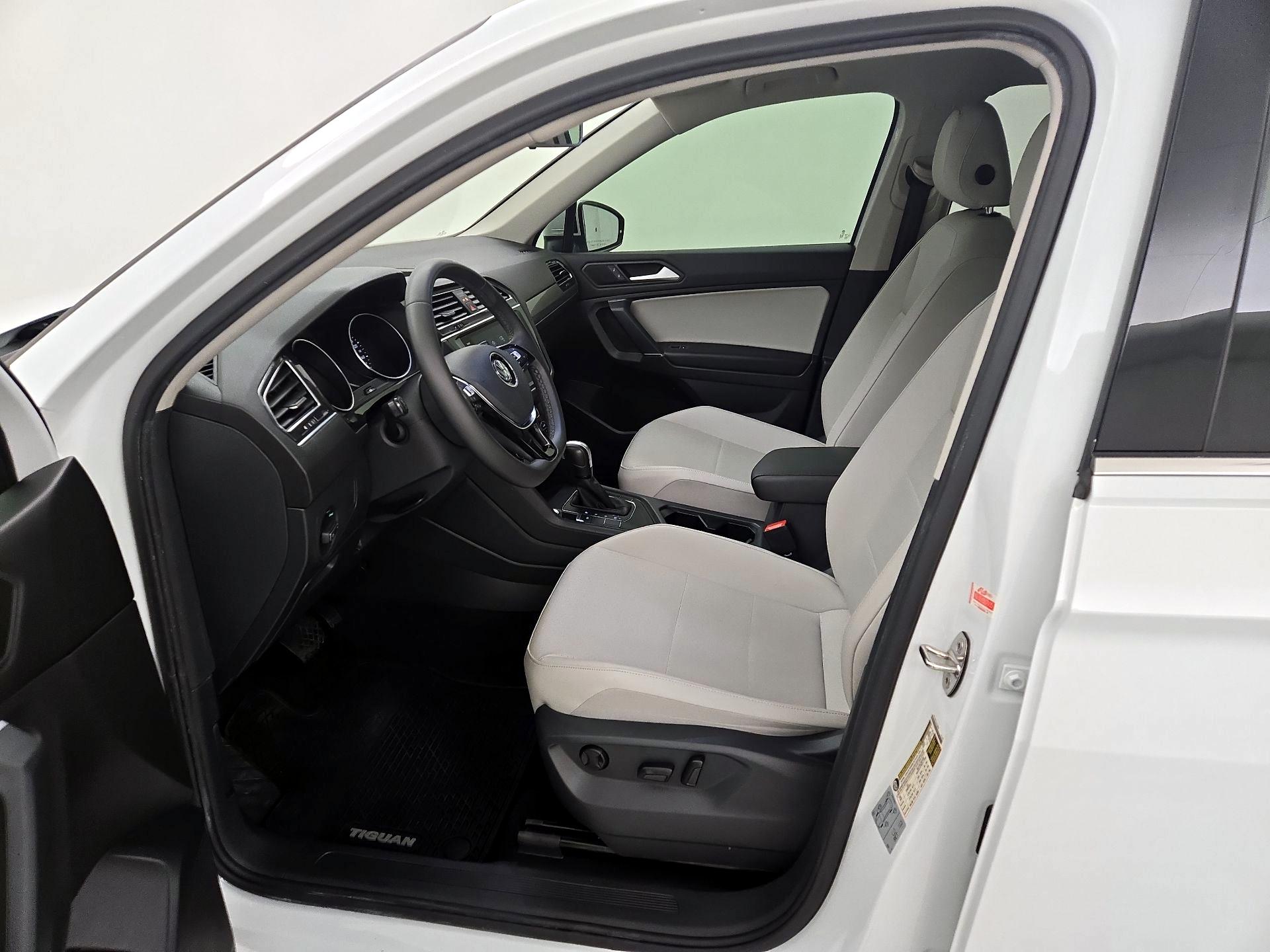 Thumbnail: 2020 Volkswagen Tiguan - 11