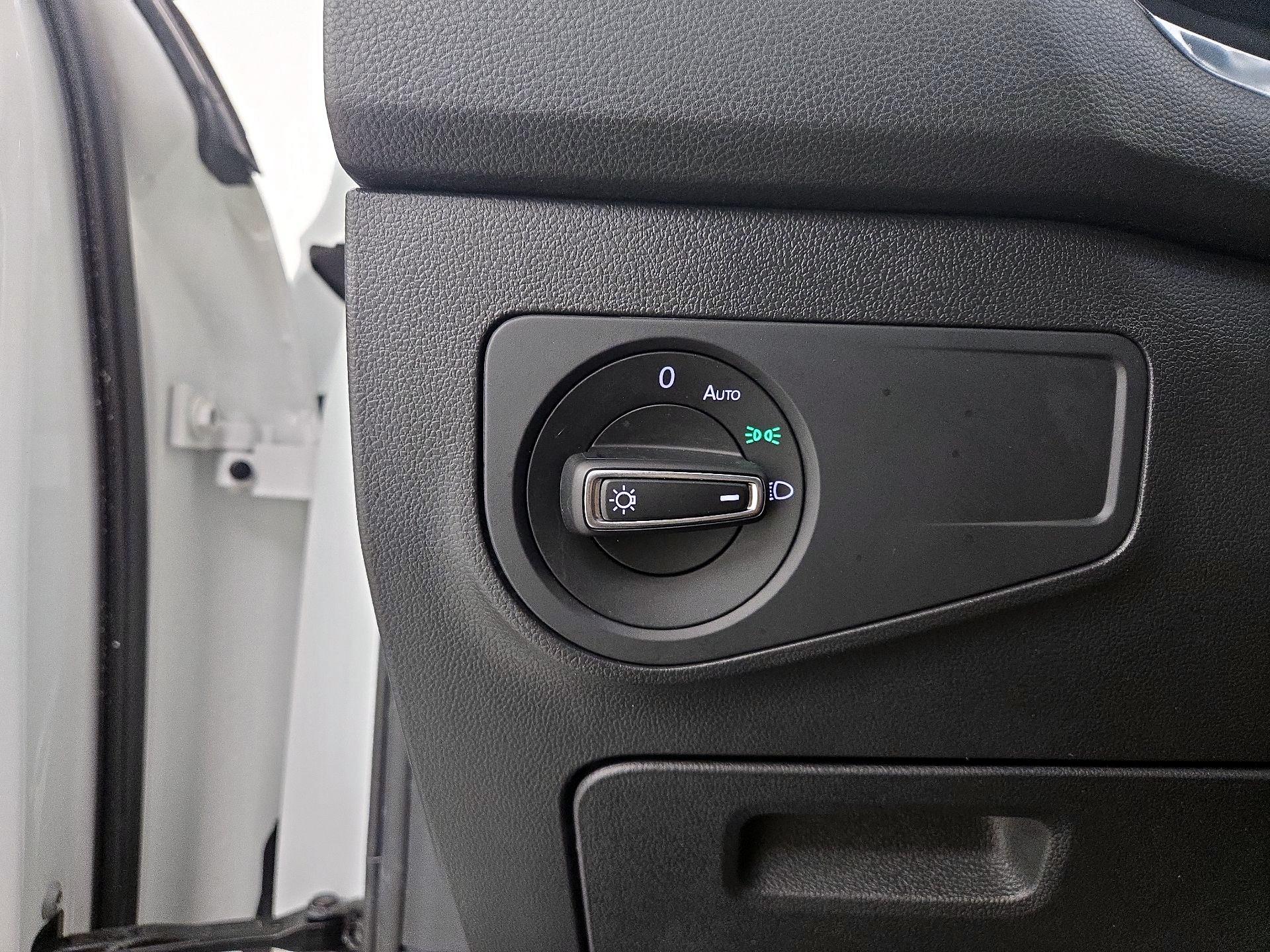 Thumbnail: 2020 Volkswagen Tiguan - 13