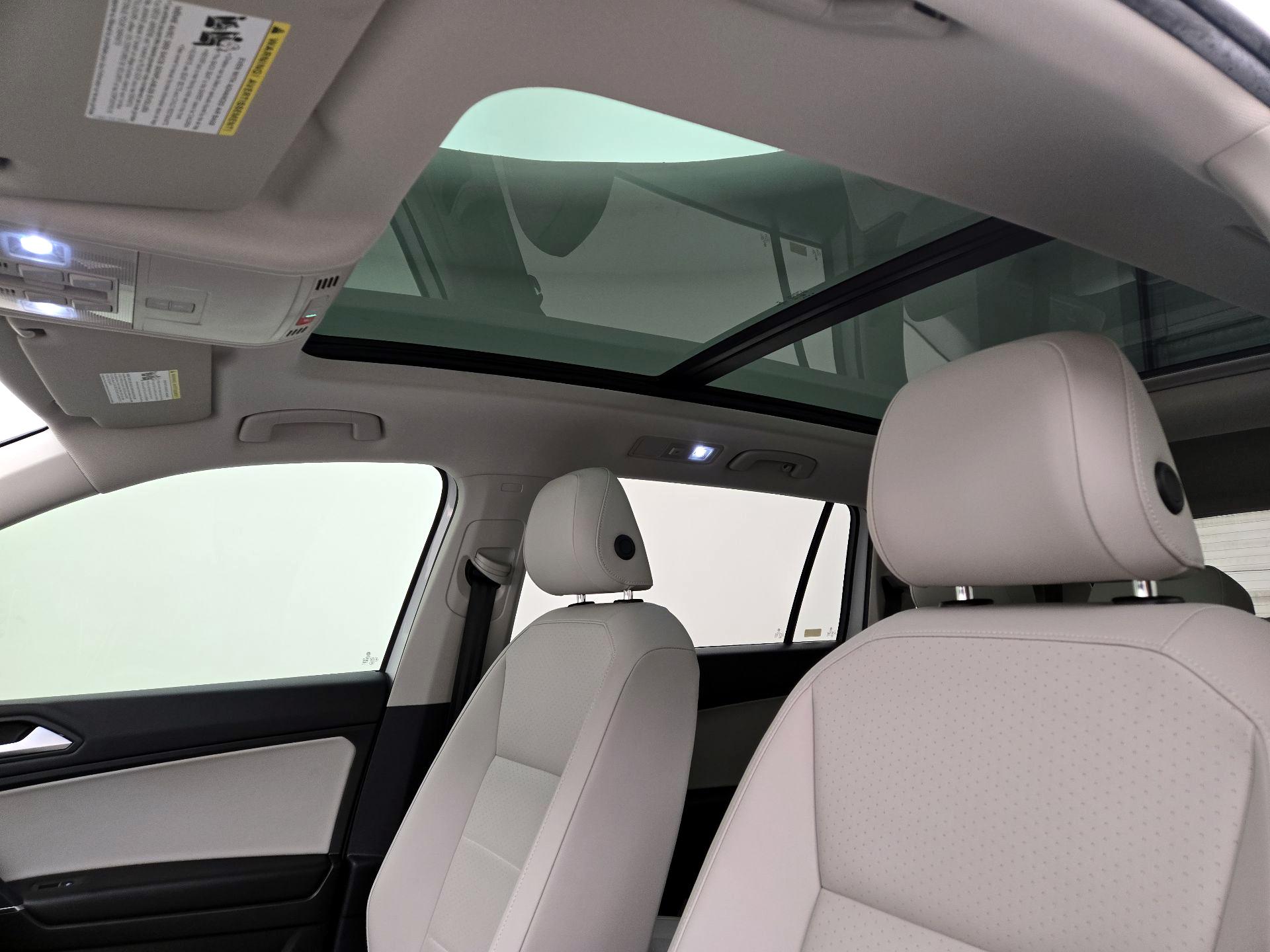 Thumbnail: 2020 Volkswagen Tiguan - 19