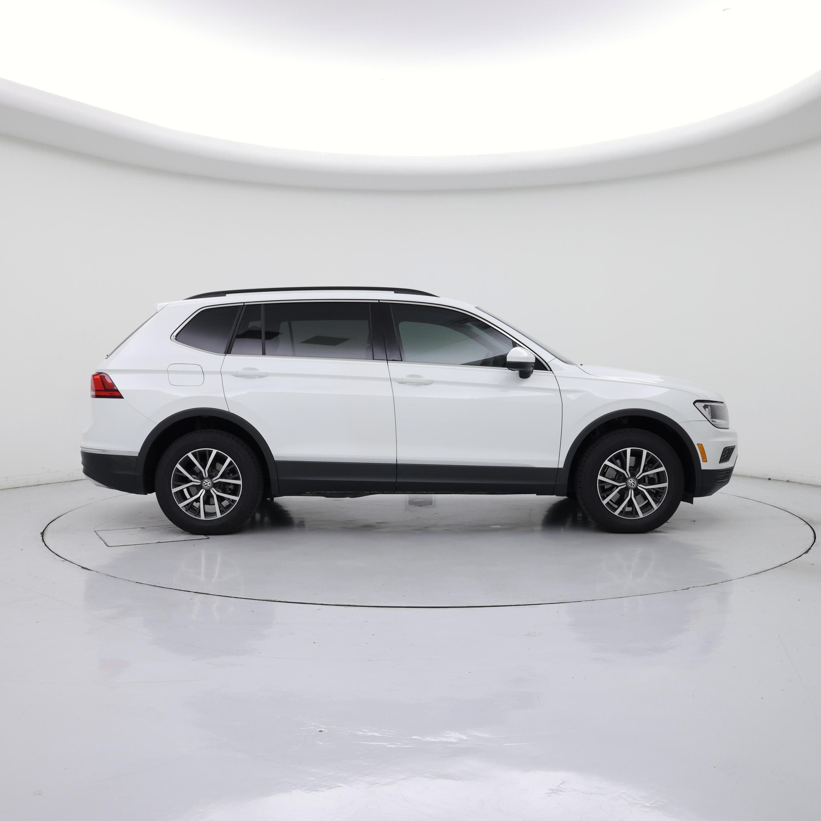 Thumbnail: 2020 Volkswagen Tiguan - 7