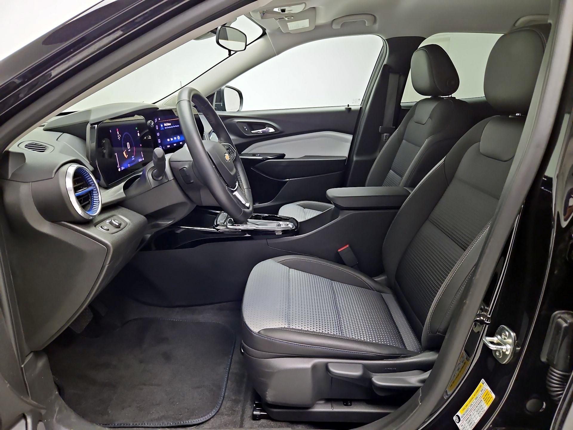 Thumbnail: 2025 Chevrolet Trax - 11