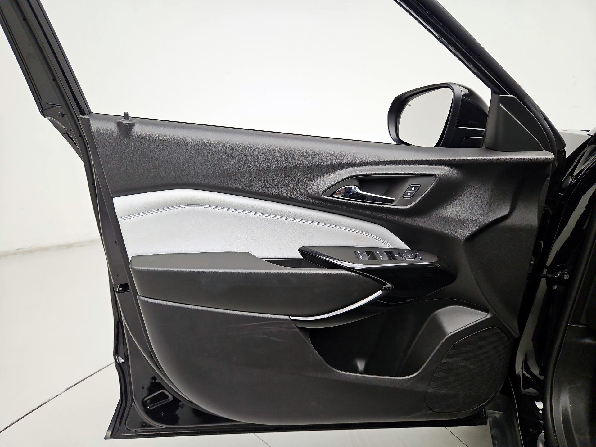 Thumbnail: 2025 Chevrolet Trax - 12