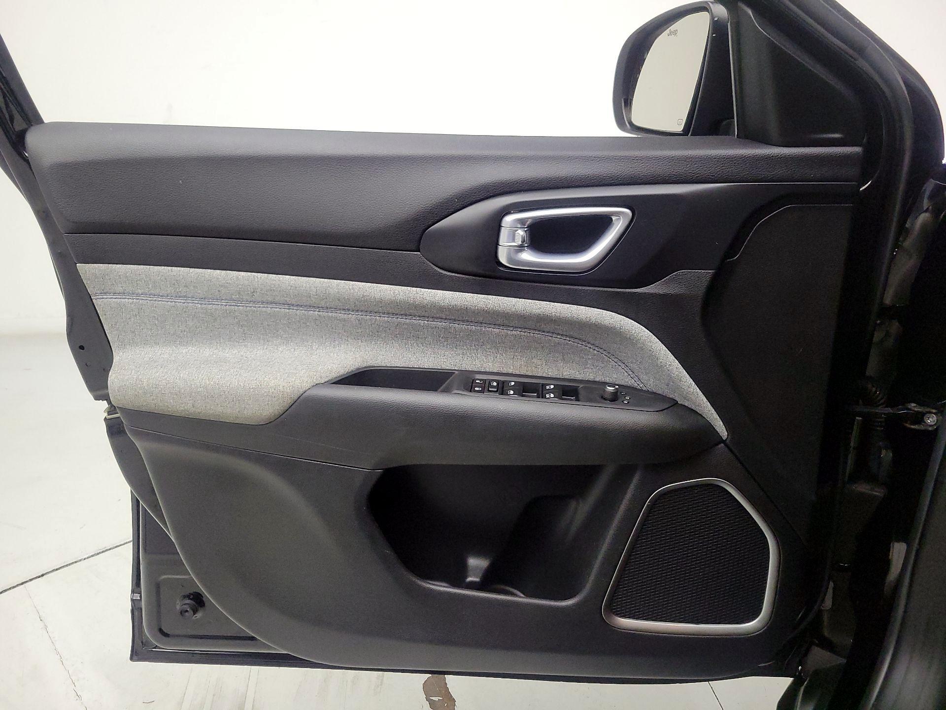 Thumbnail: 2022 Jeep Compass - 12