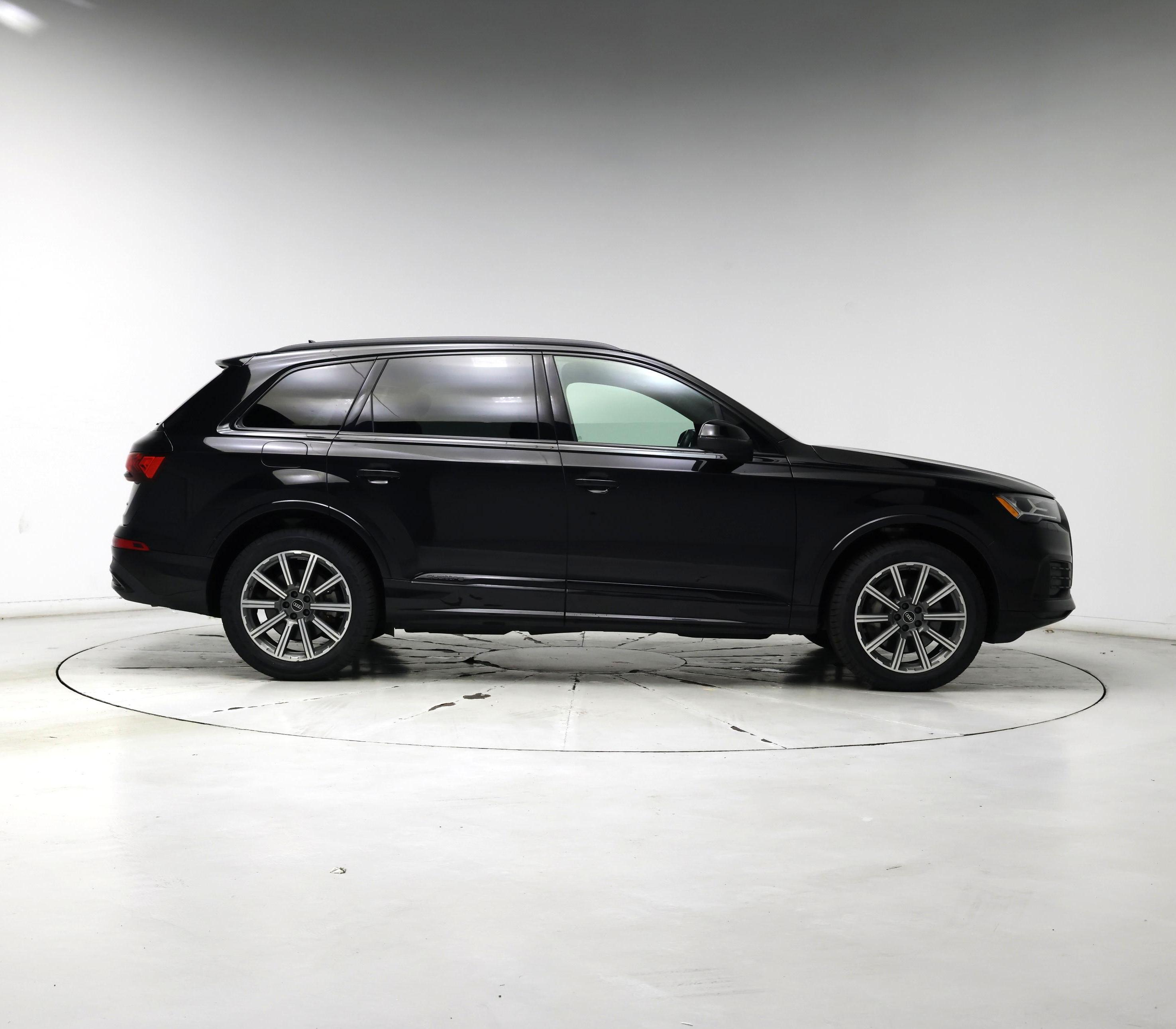 Thumbnail: 2022 Audi Q7 - 7