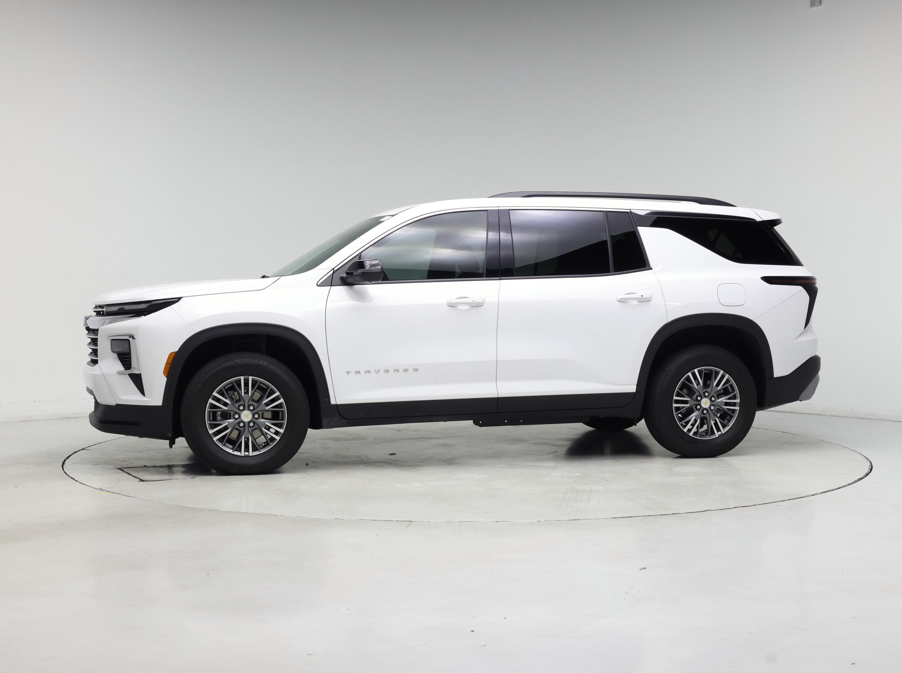 Thumbnail: 2025 Chevrolet Traverse - 3