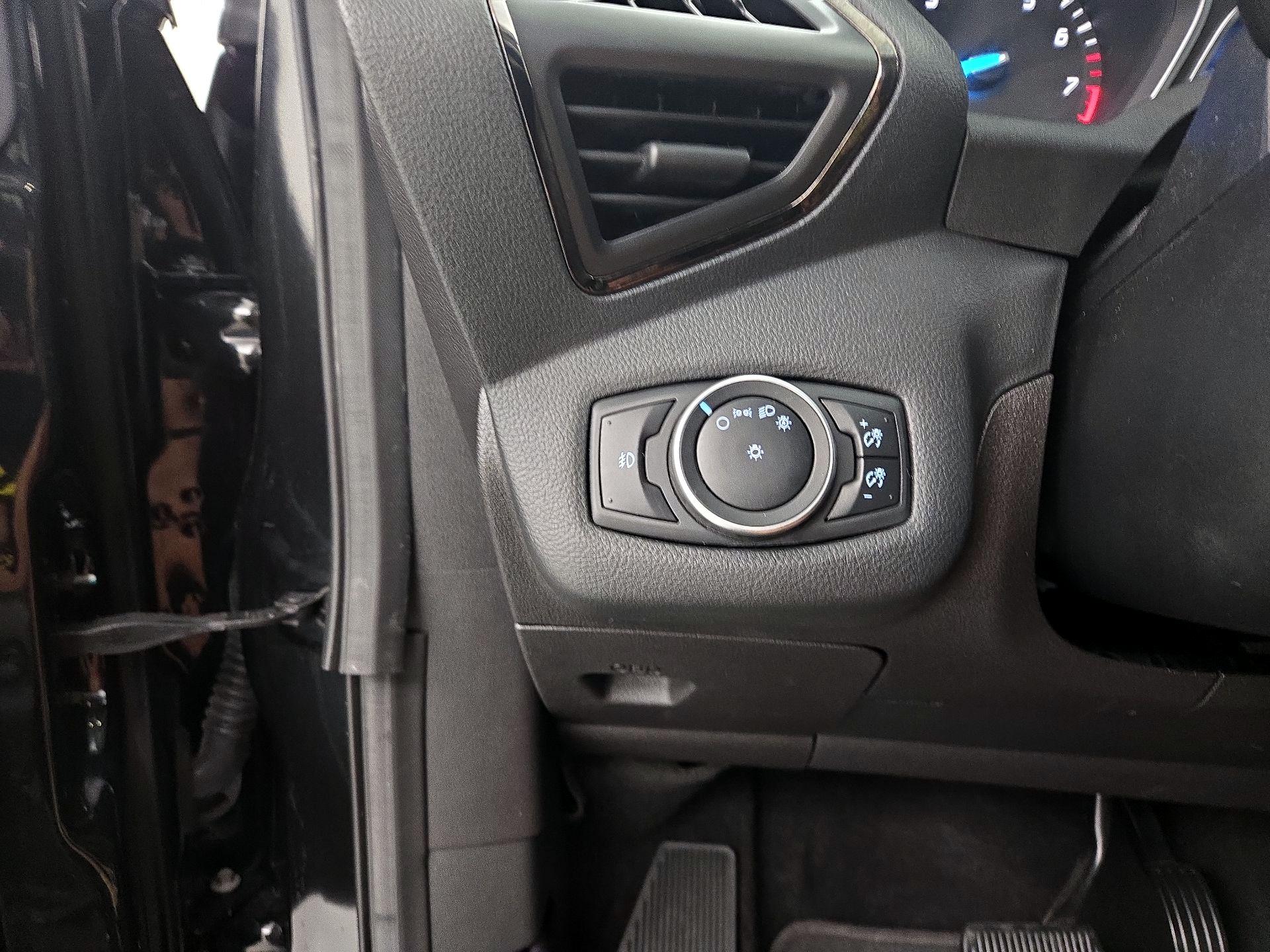 Thumbnail: 2015 Ford Escape - 13