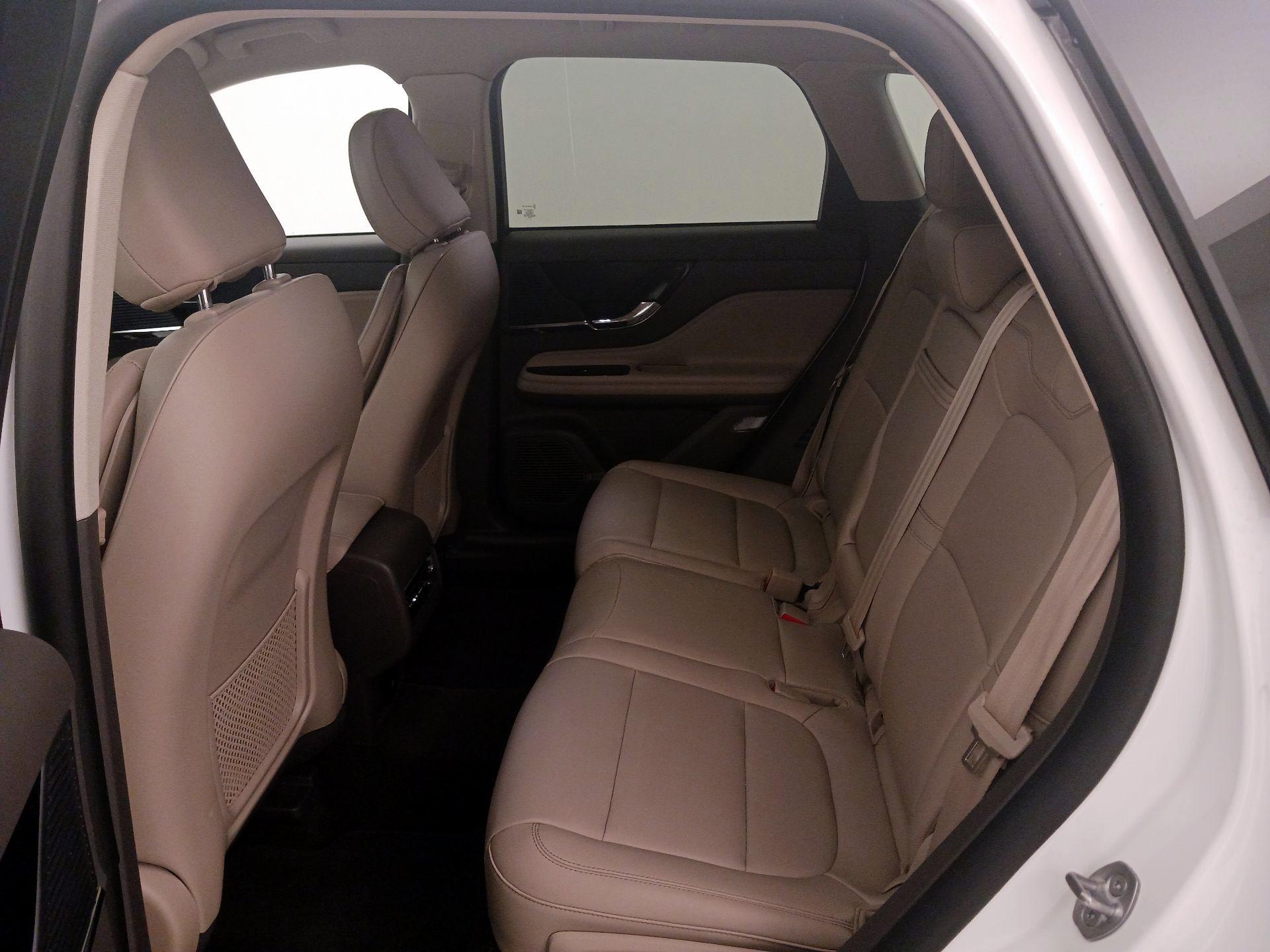 Thumbnail: 2022 Lincoln Corsair - 19