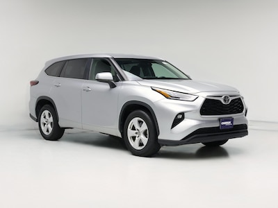 Silver 2024 Toyota Highlander LE