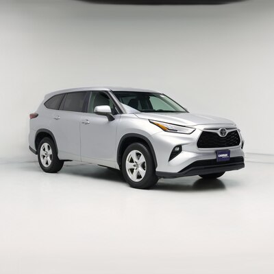 Silver 2024 Toyota Highlander LE