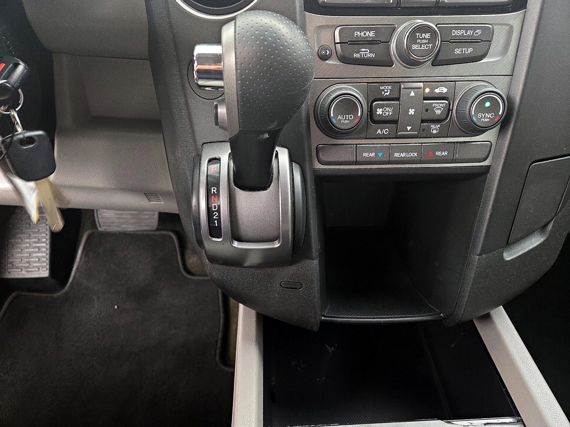 Thumbnail: 2014 Honda Pilot - 17