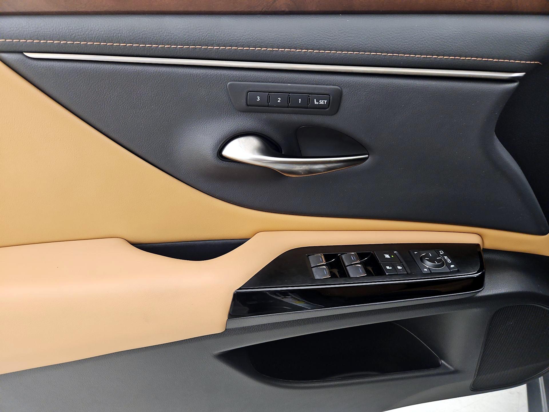 Thumbnail: 2023 Lexus ES - 12