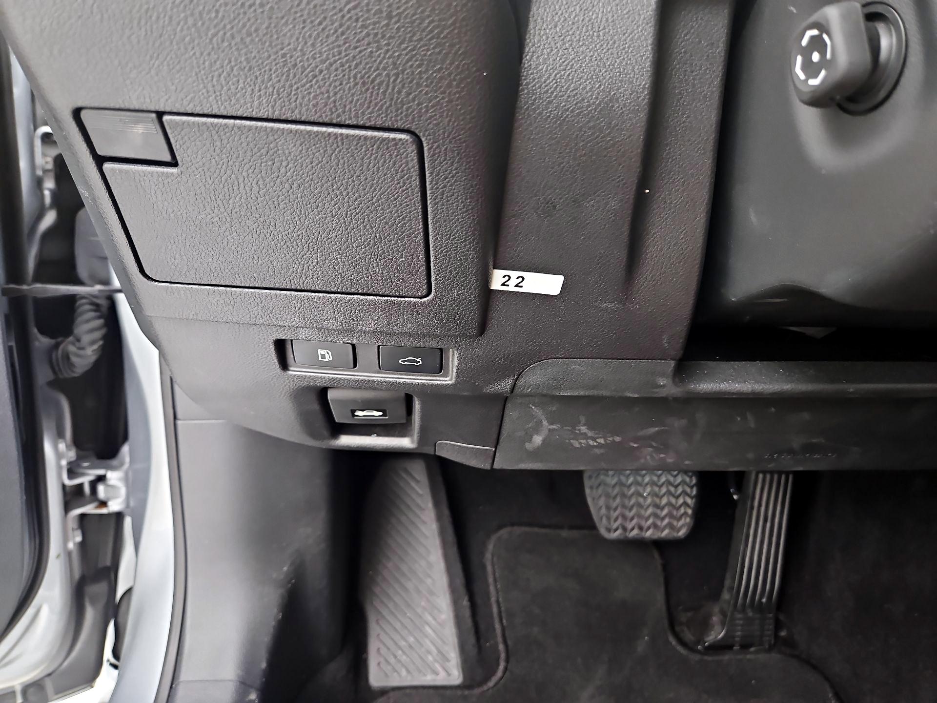 Thumbnail: 2023 Lexus ES - 13