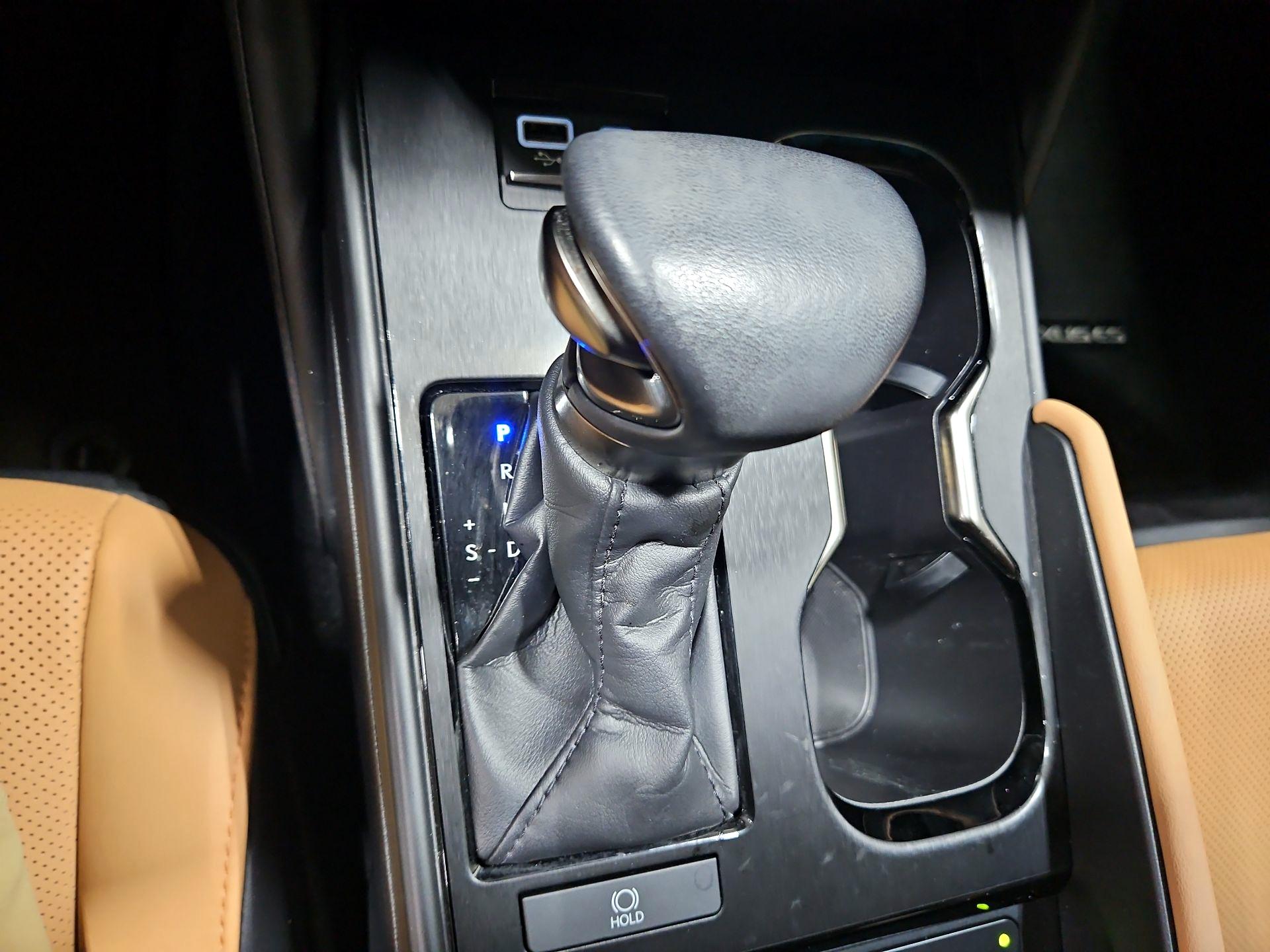 Thumbnail: 2023 Lexus ES - 17