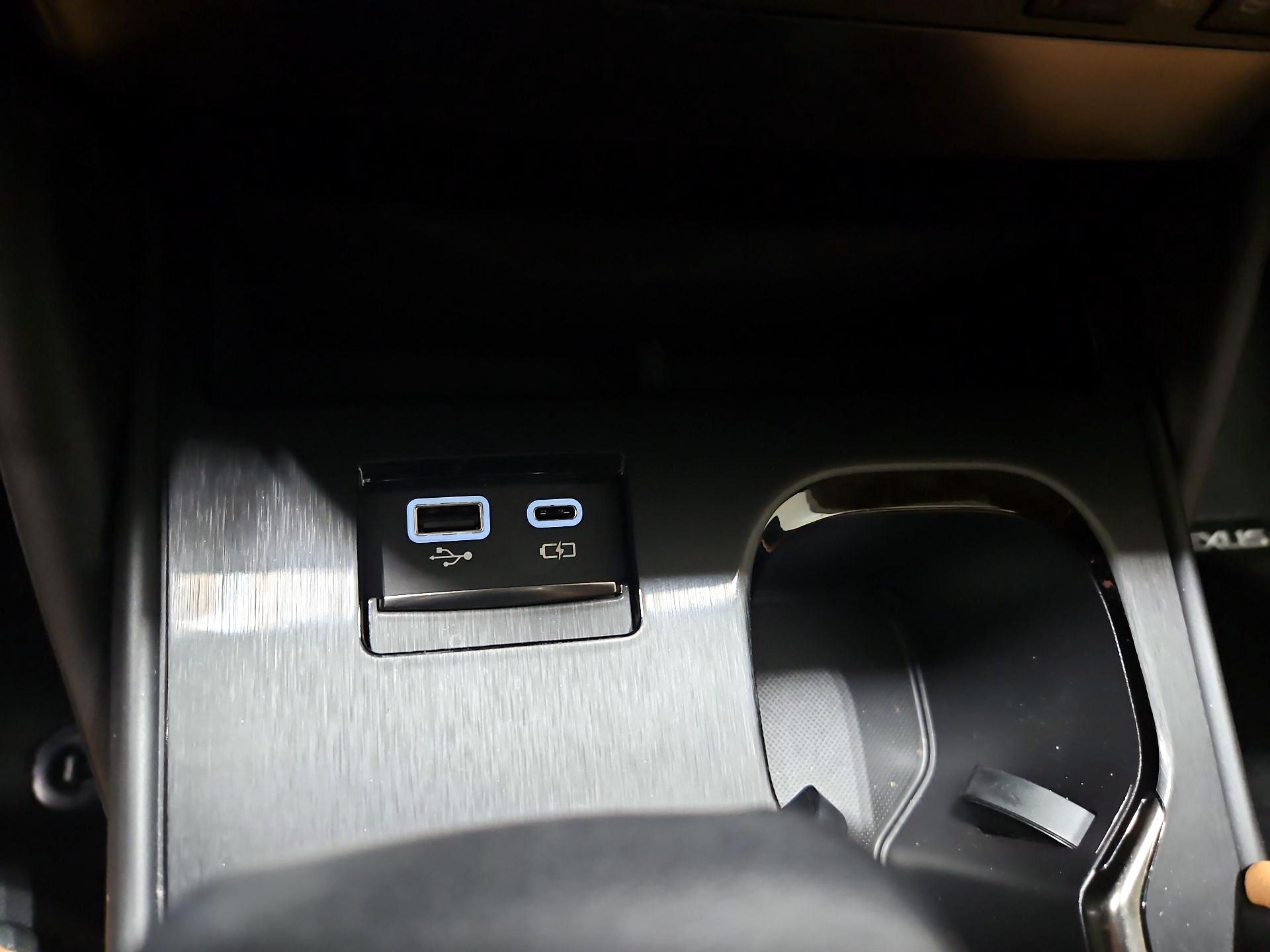 Thumbnail: 2023 Lexus ES - 18