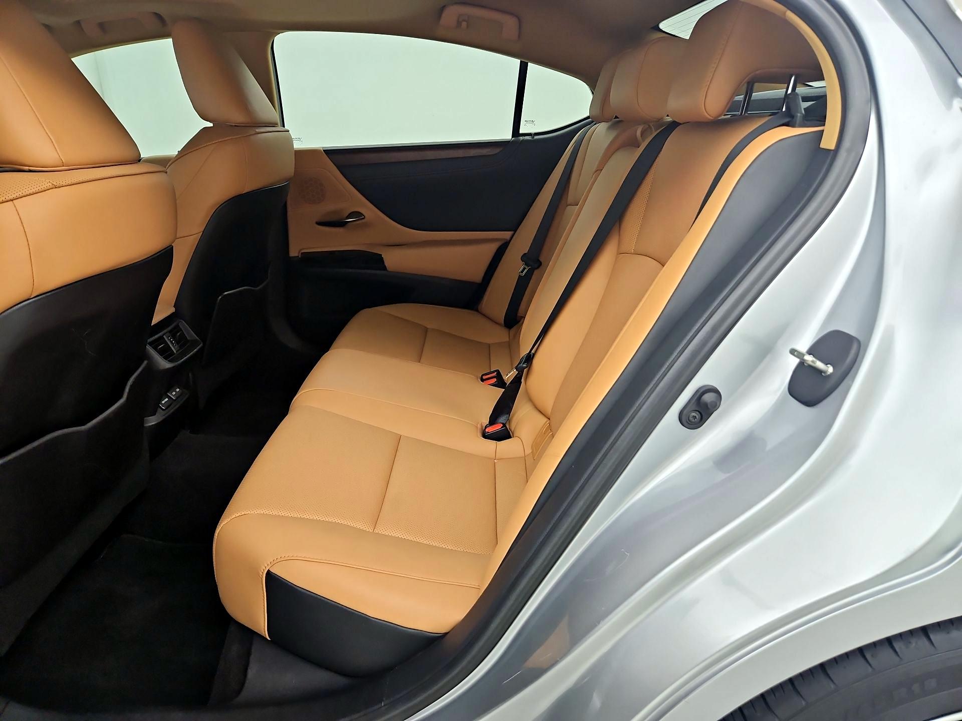 Thumbnail: 2023 Lexus ES - 20