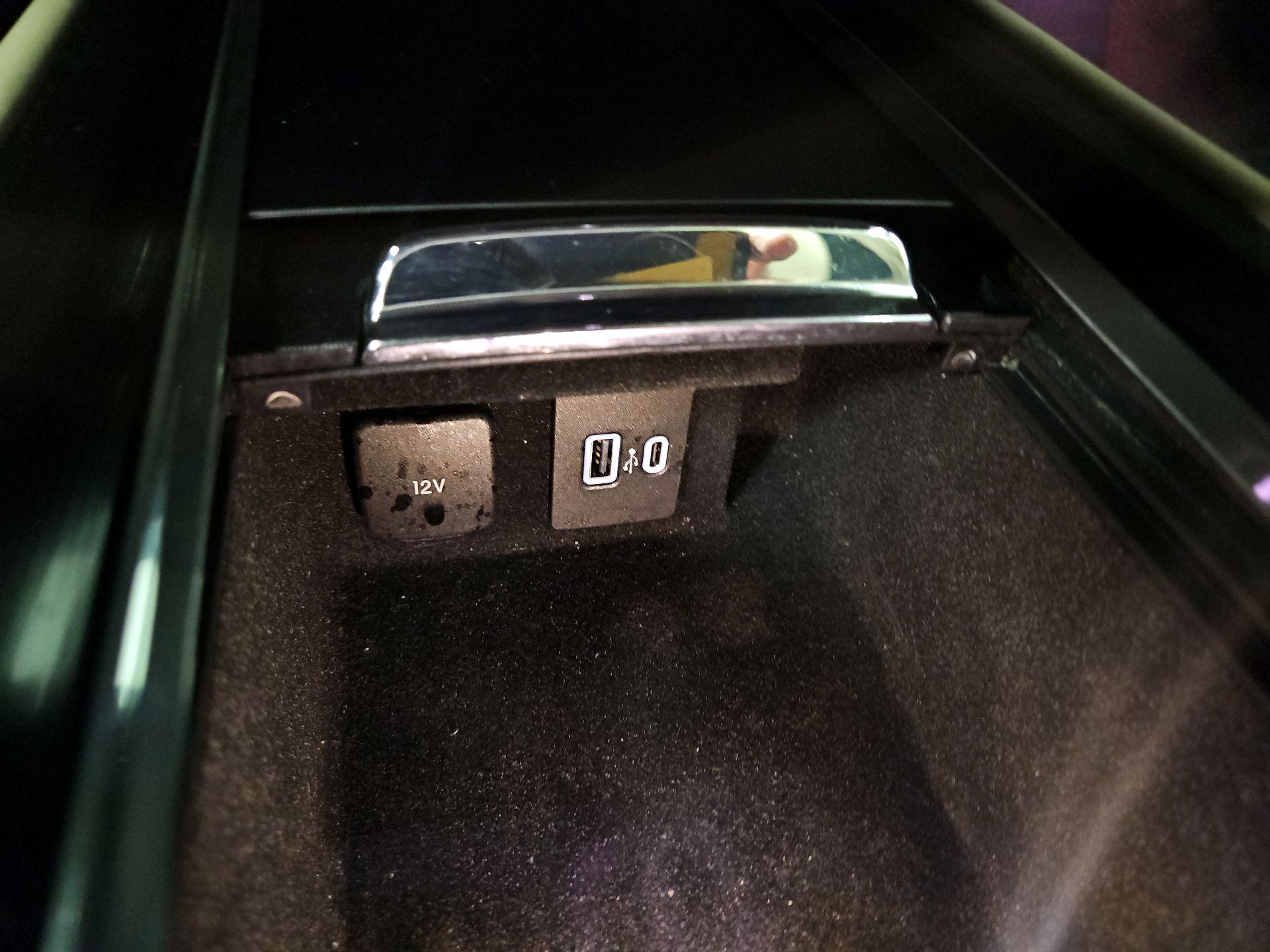 Thumbnail: 2020 Lincoln Corsair - 19