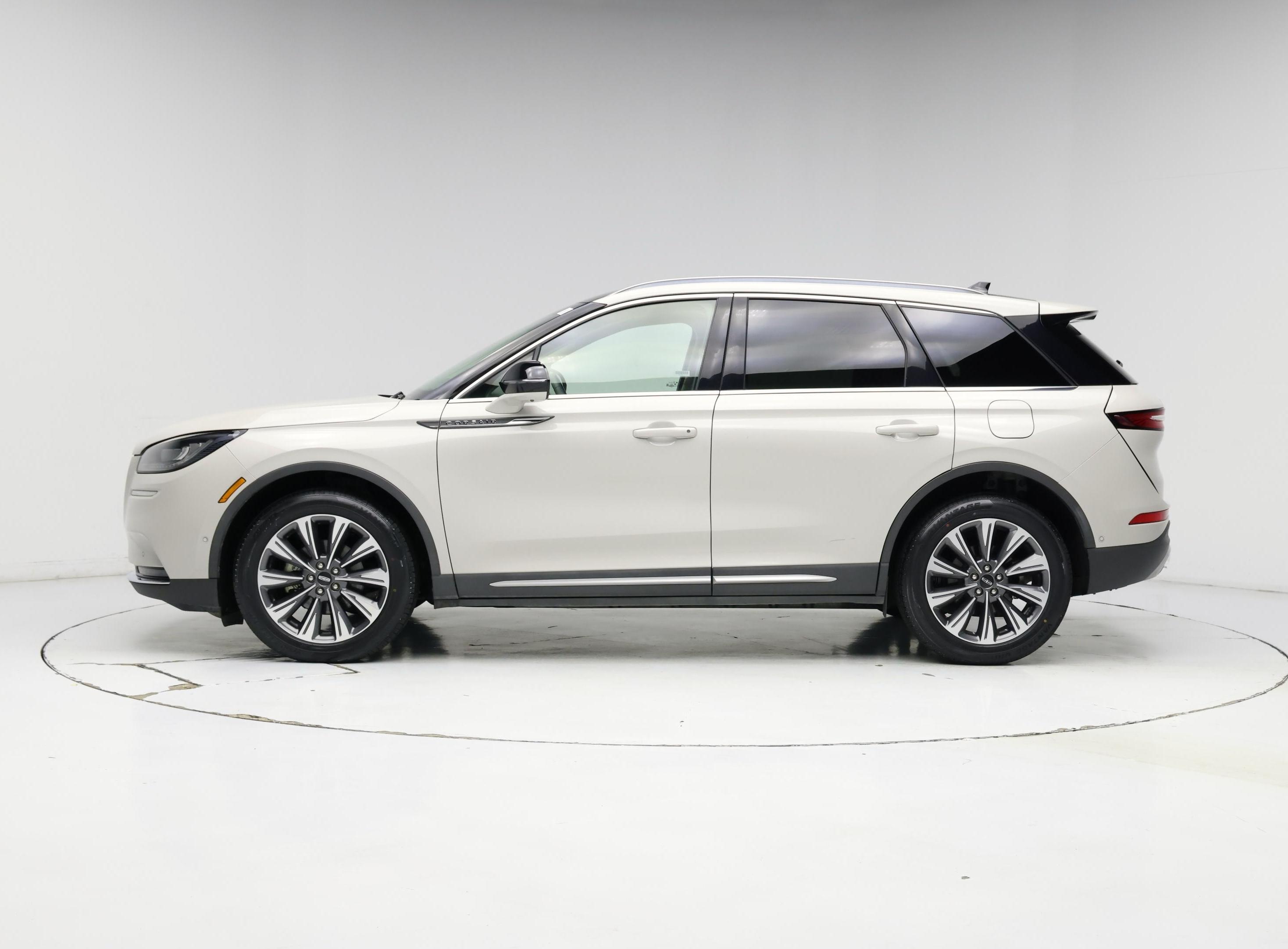 Thumbnail: 2020 Lincoln Corsair - 3