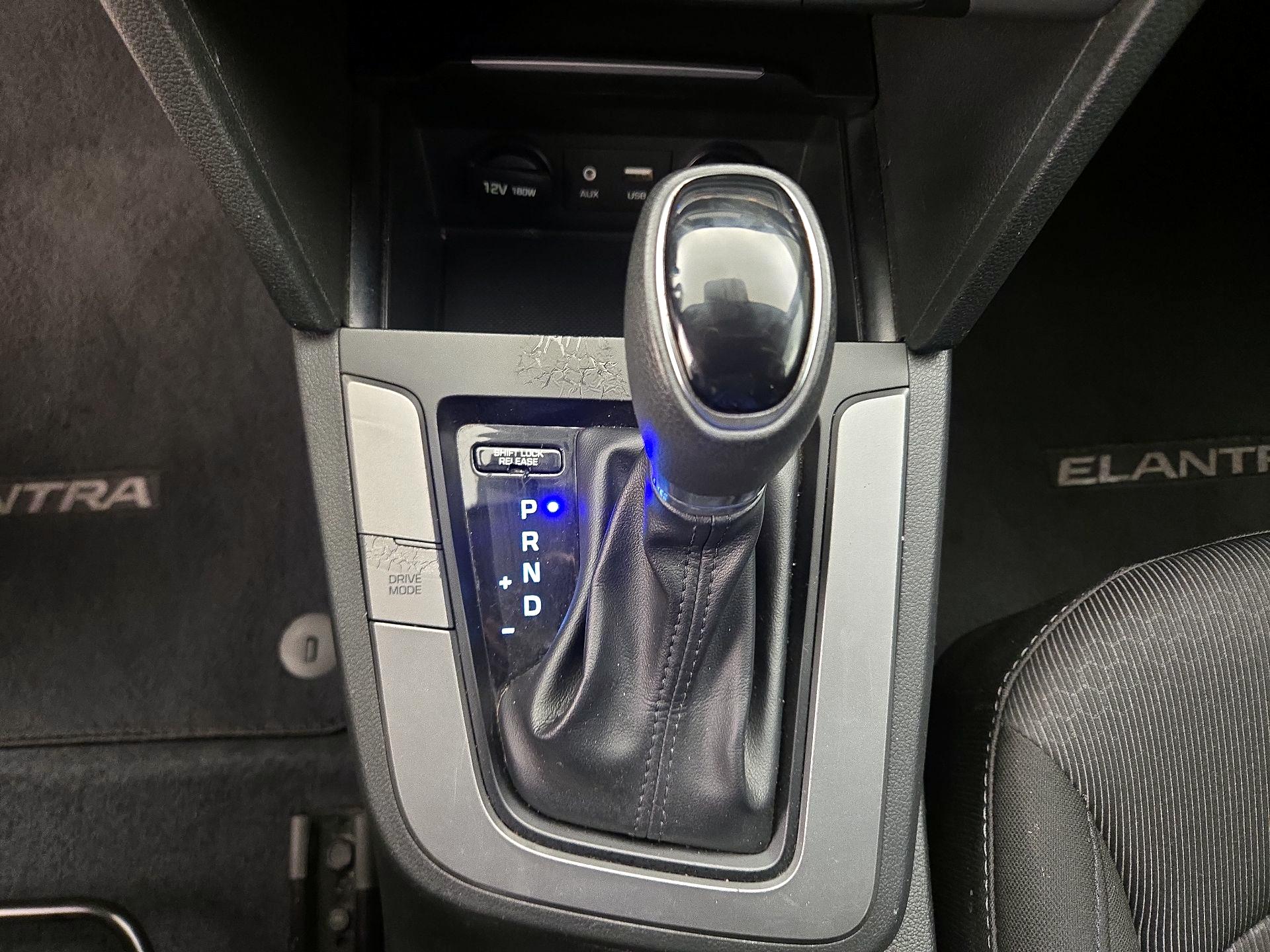 Thumbnail: 2018 Hyundai Elantra - 17