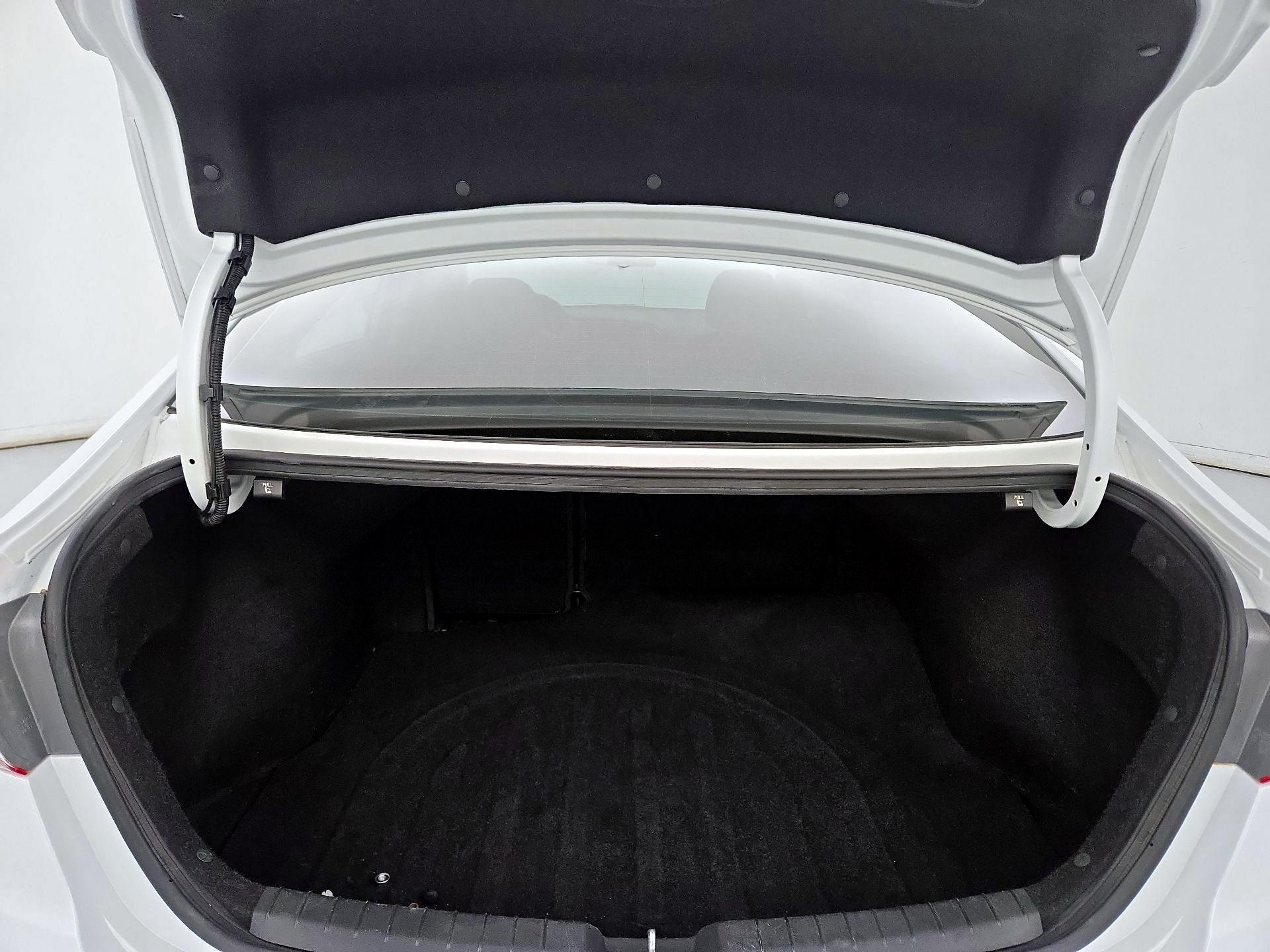 Thumbnail: 2018 Hyundai Elantra - 20