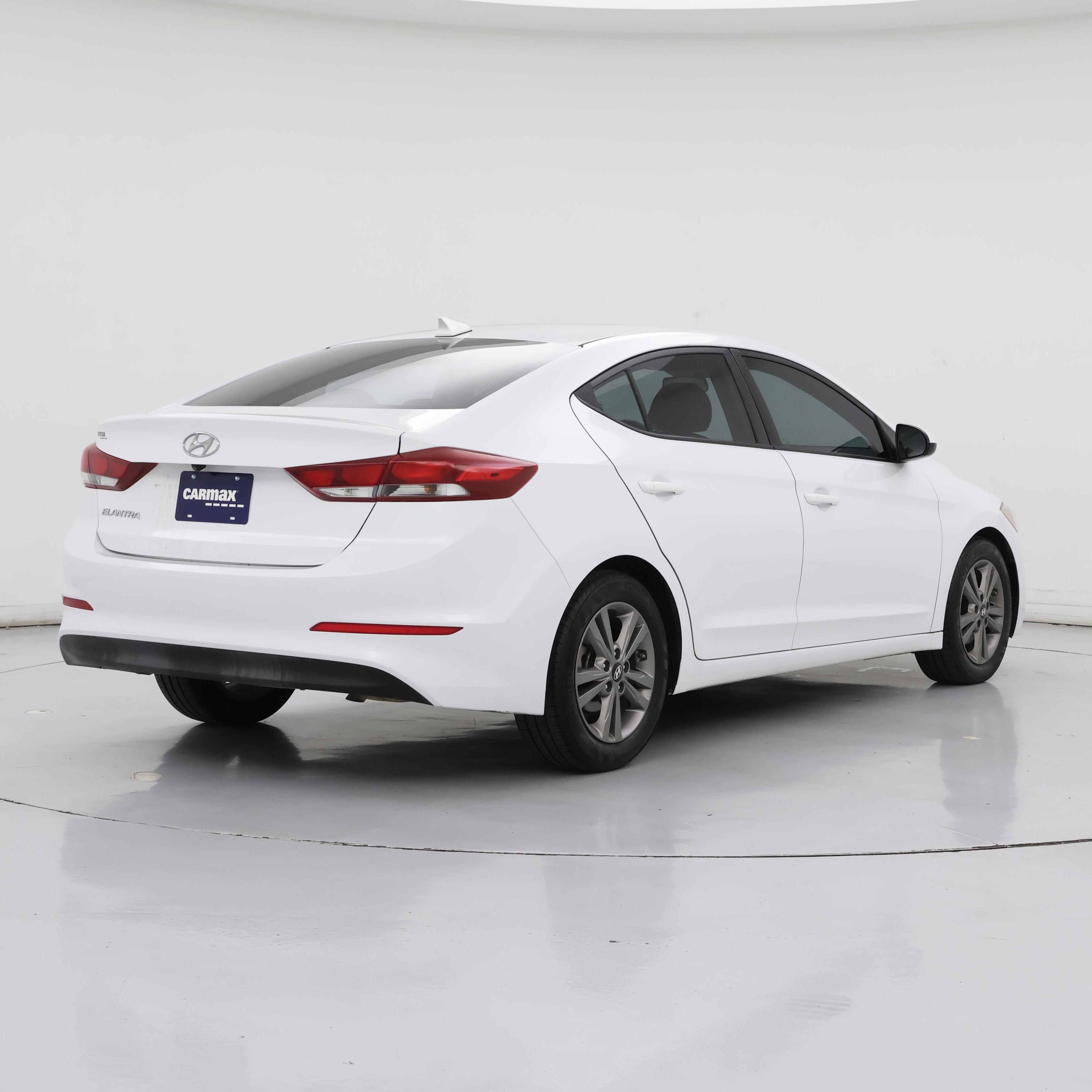 Thumbnail: 2018 Hyundai Elantra - 8