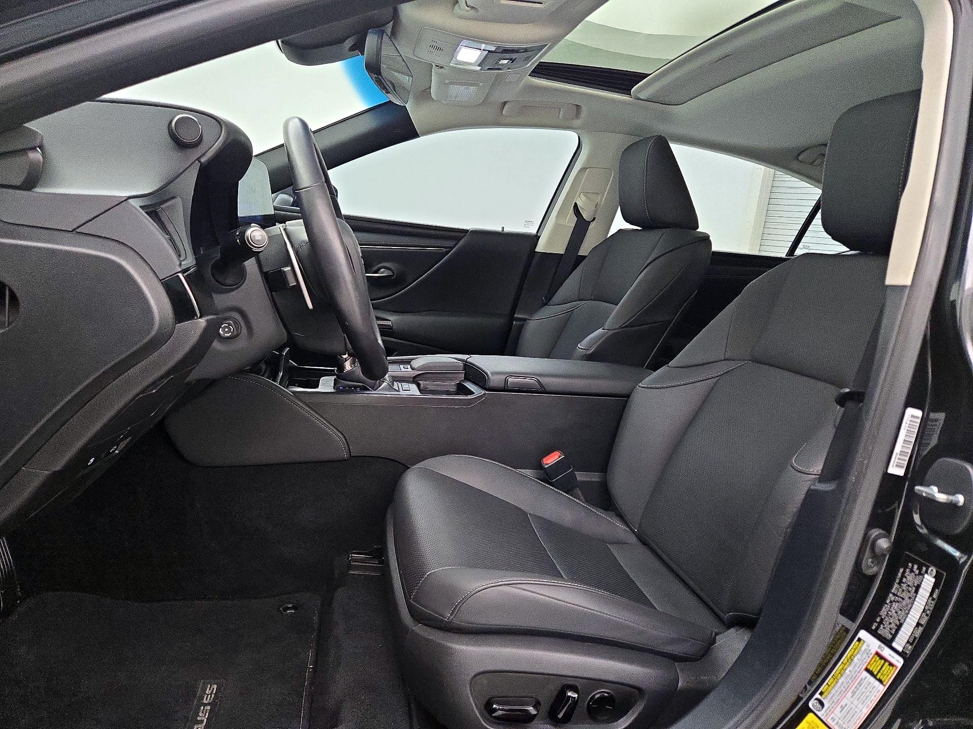 Thumbnail: 2022 Lexus ES - 11