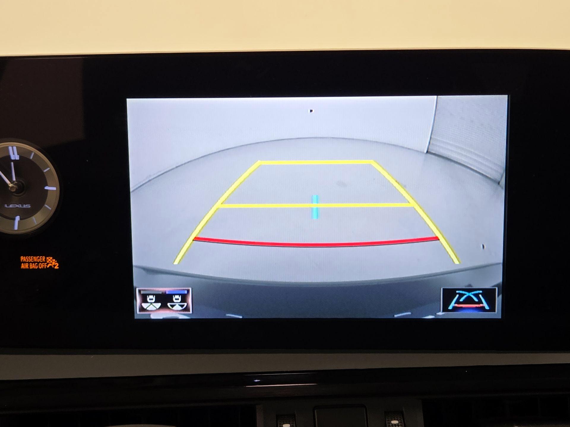 Thumbnail: 2022 Lexus ES - 14