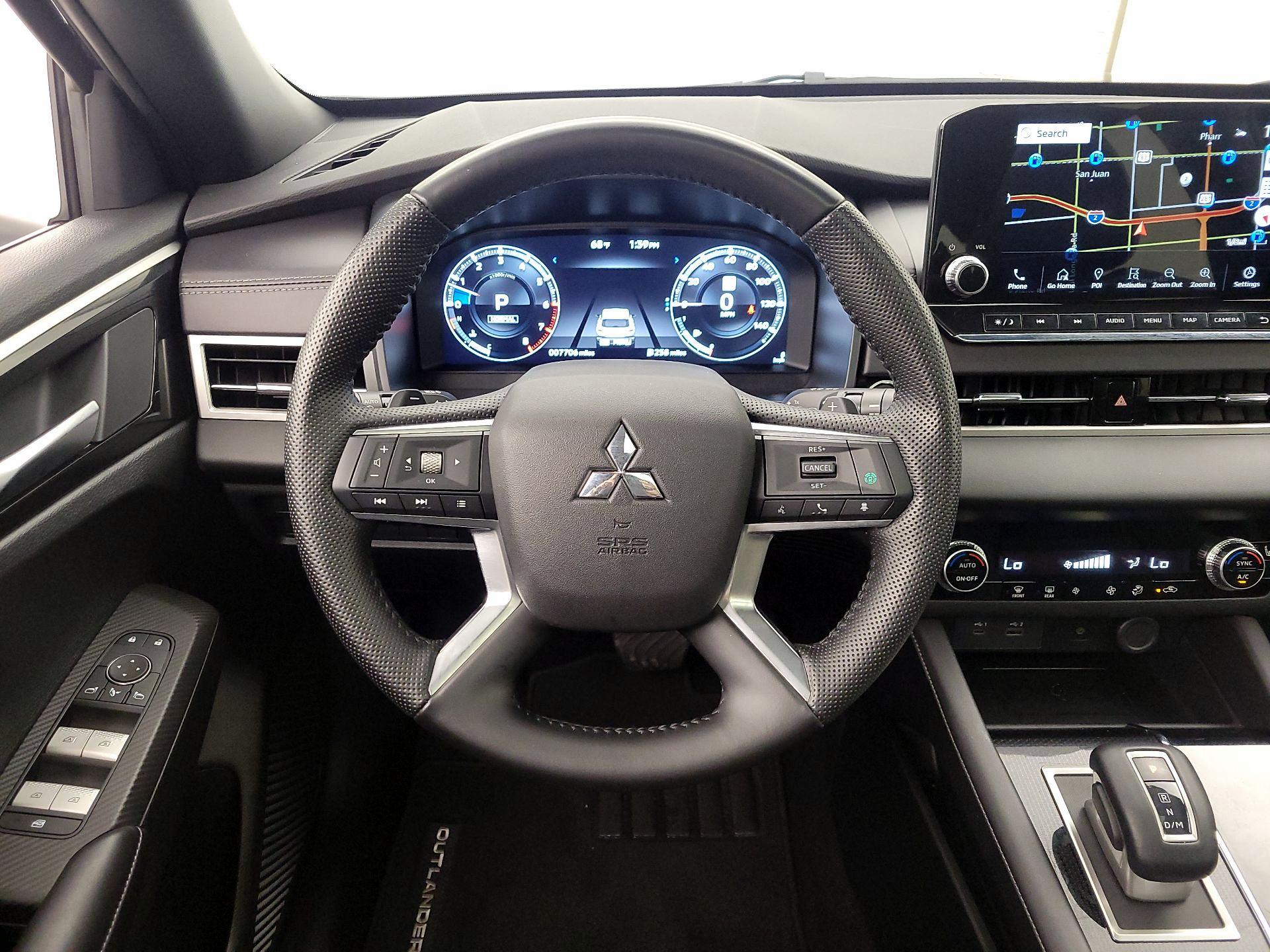 Thumbnail: 2024 Mitsubishi Outlander - 10